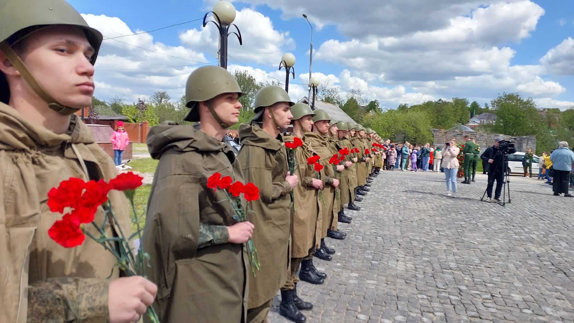 соборная гора, серпухов, день победы, памятник воину, вечный огонь, волонтеры, вов,