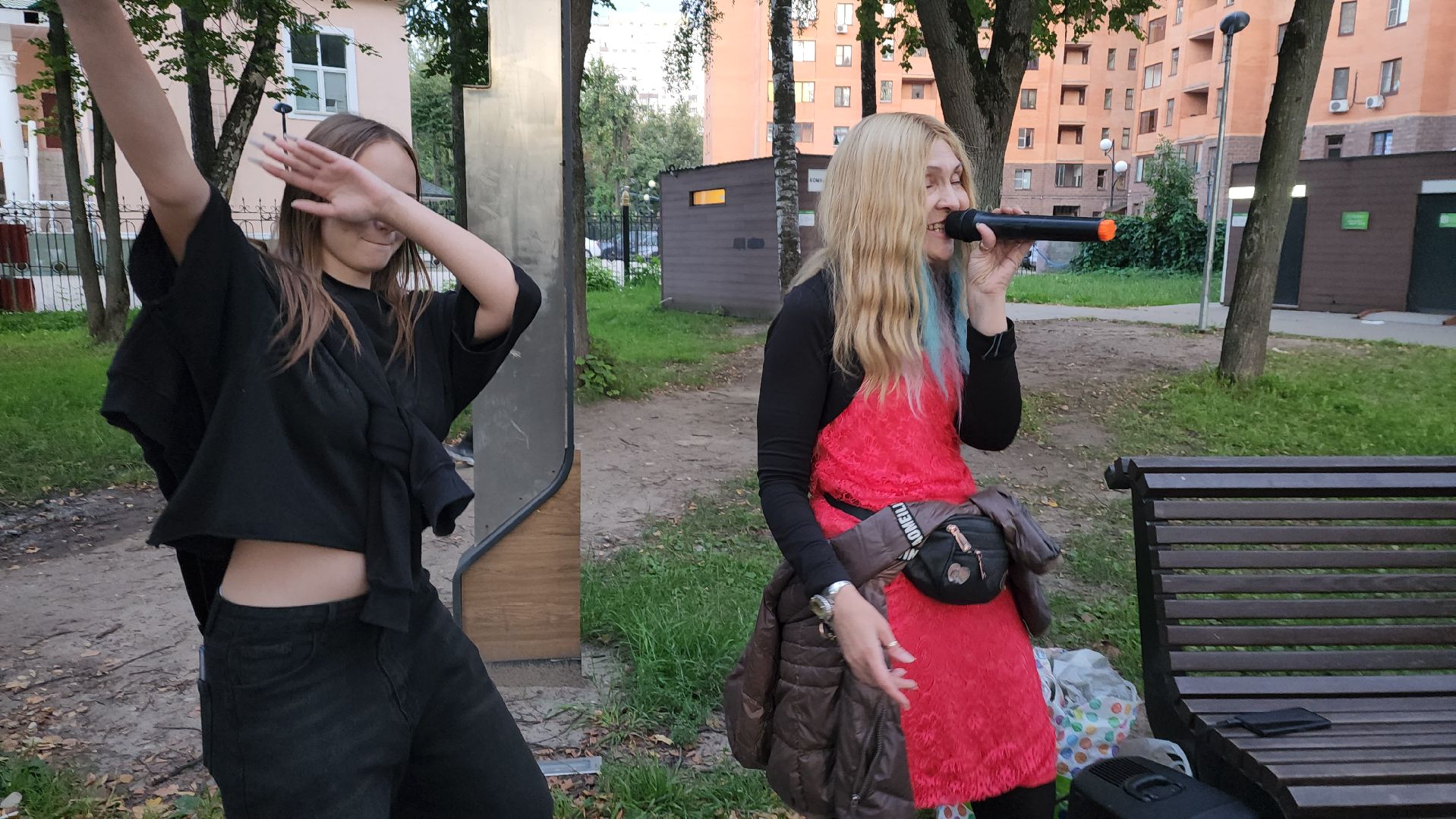 вертикалки, центральный парк, пушкино, певица, песни и танцы, музыка под открытым небом,подростки,хиты прошлых лет,музыка на воздухе,