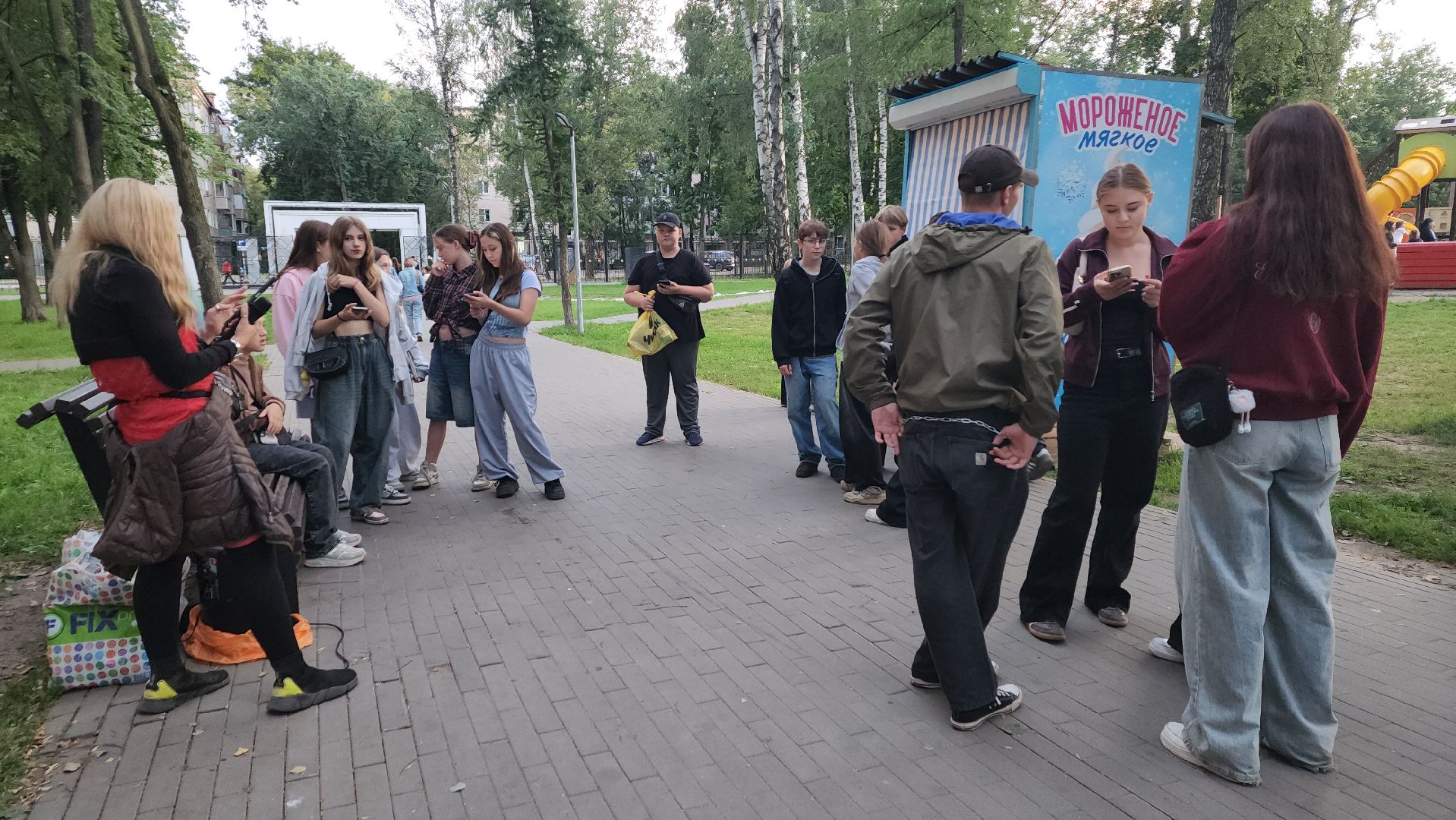 вертикалки, центральный парк, пушкино, певица, песни и танцы, музыка под открытым небом,подростки,хиты прошлых лет,музыка на воздухе,