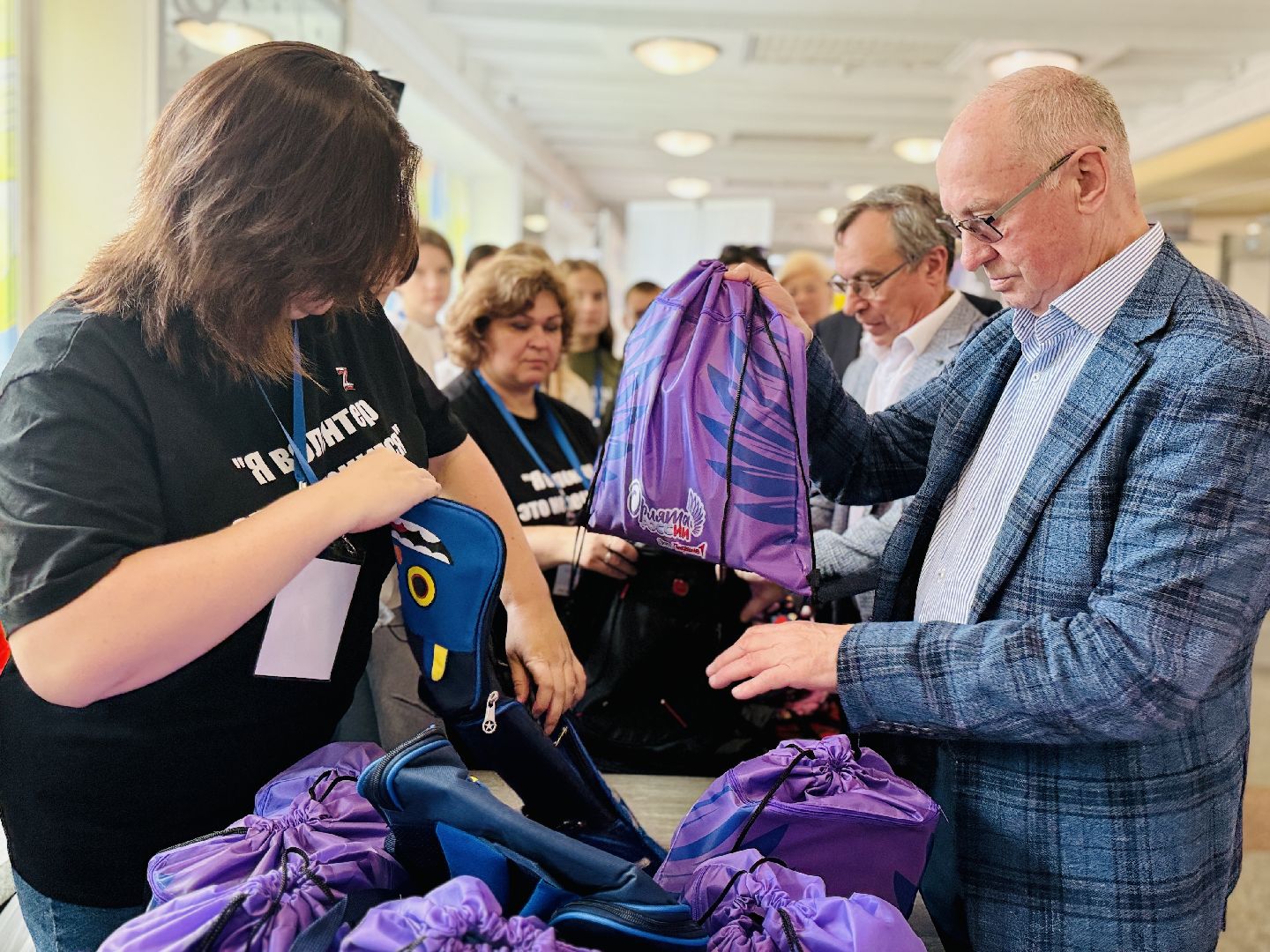 раменское, собери ребенка в школу, благотворительность, молодежный центр, депутаты, благотворительная акция,