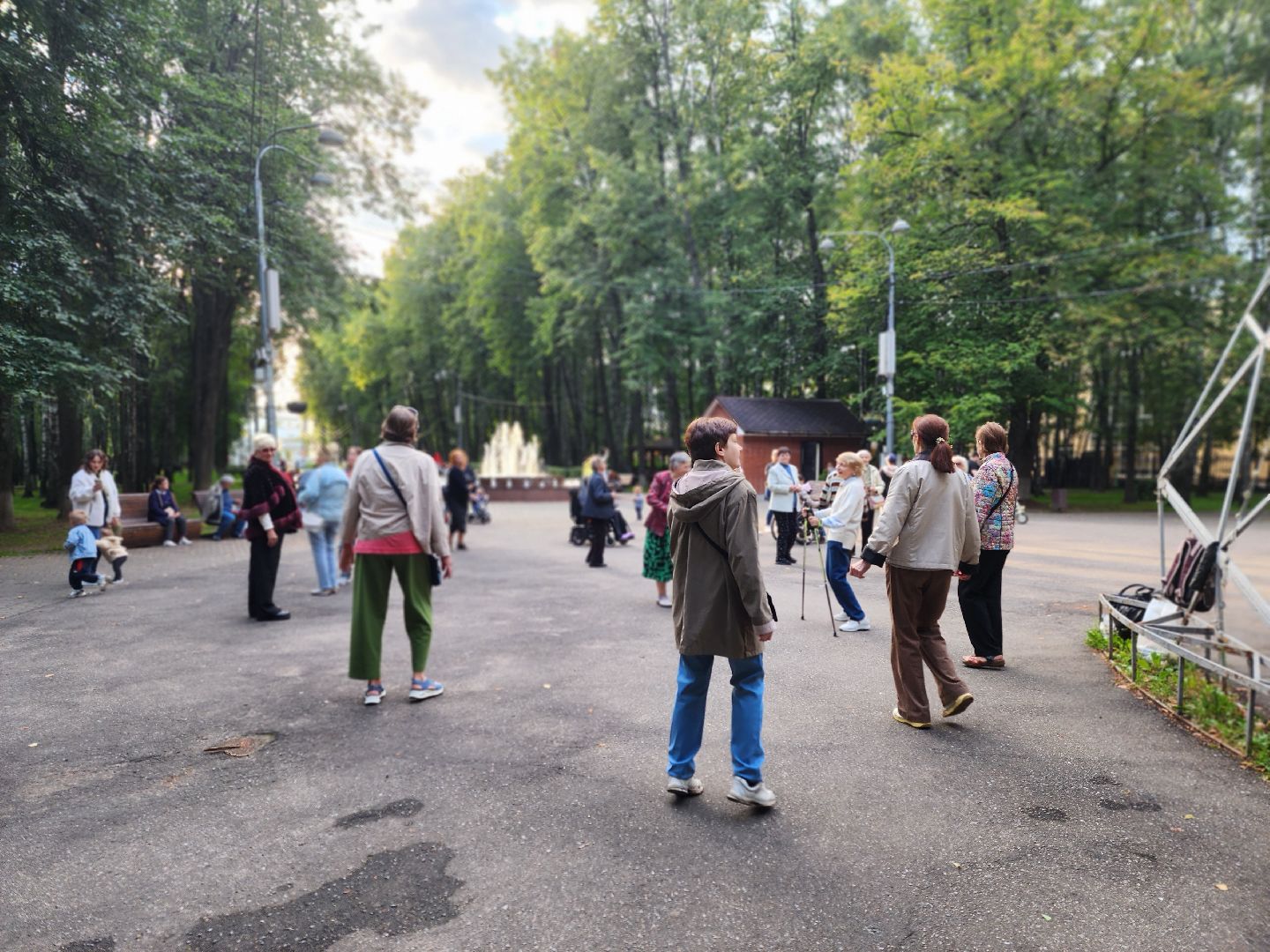 королёв, центральный городской парк в королеве , раскрасим мир в веселые тона, наш мир,