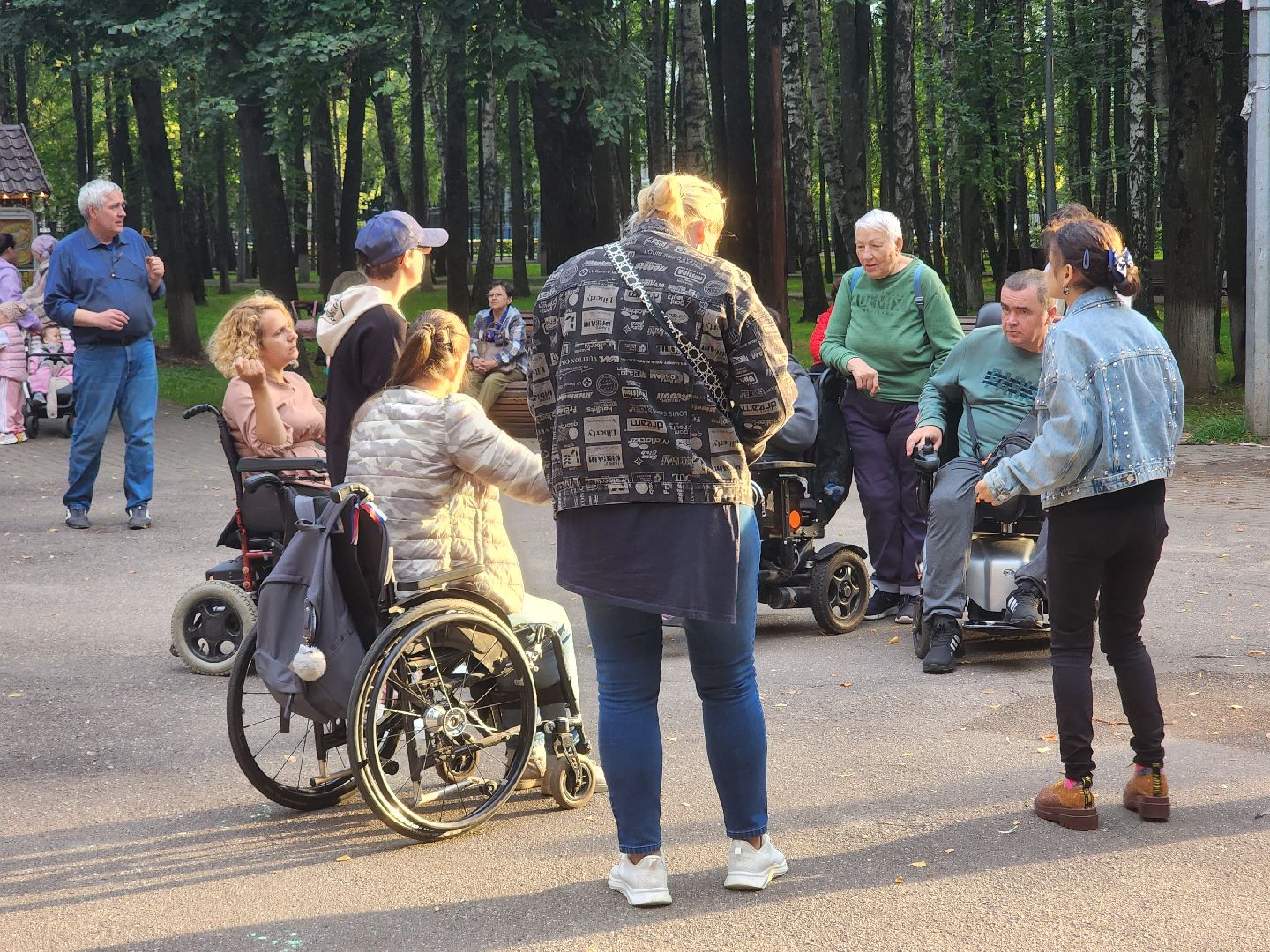 королёв, центральный городской парк в королеве , раскрасим мир в веселые тона, наш мир,