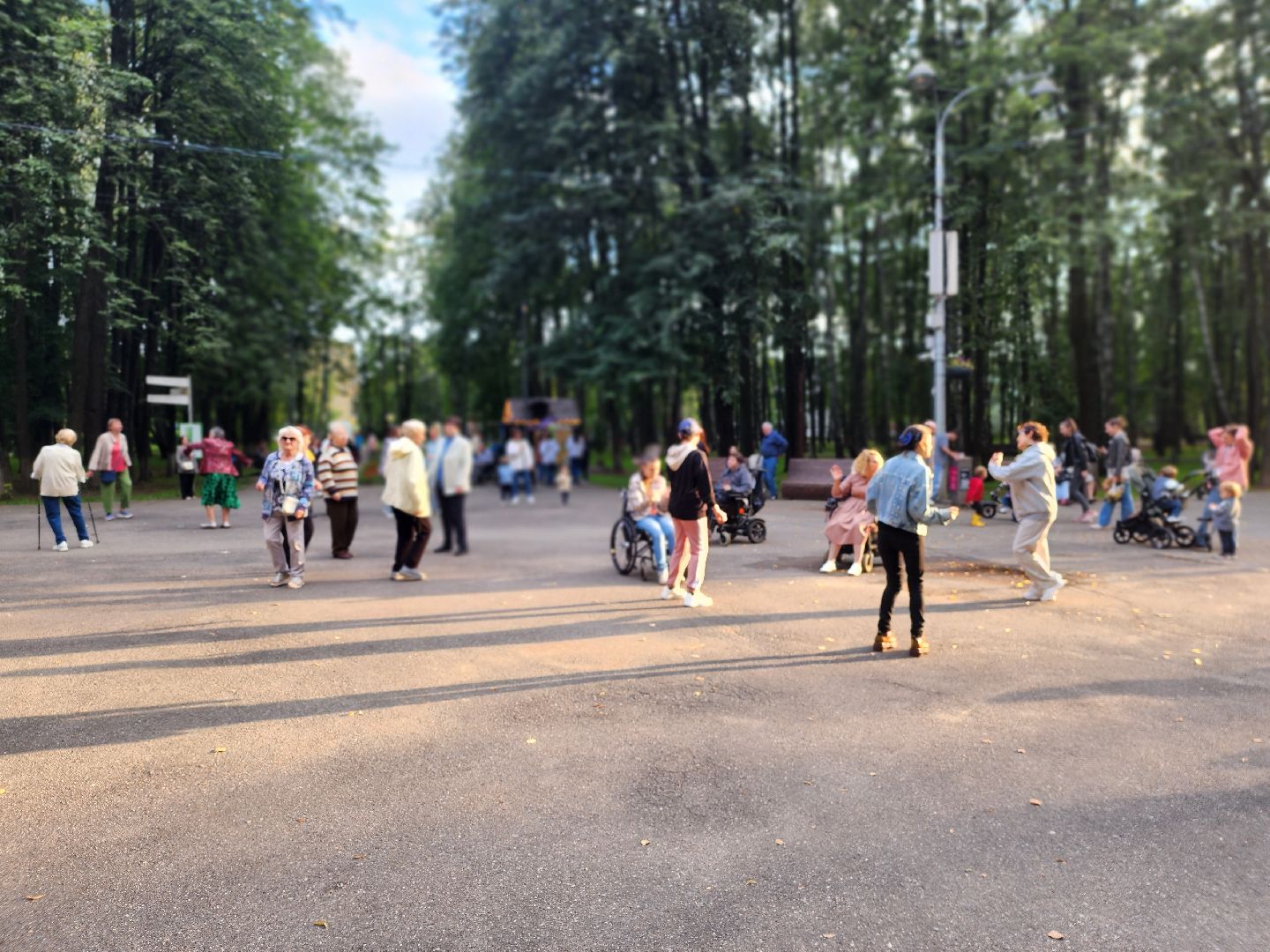 королёв, центральный городской парк в королеве , раскрасим мир в веселые тона, наш мир,