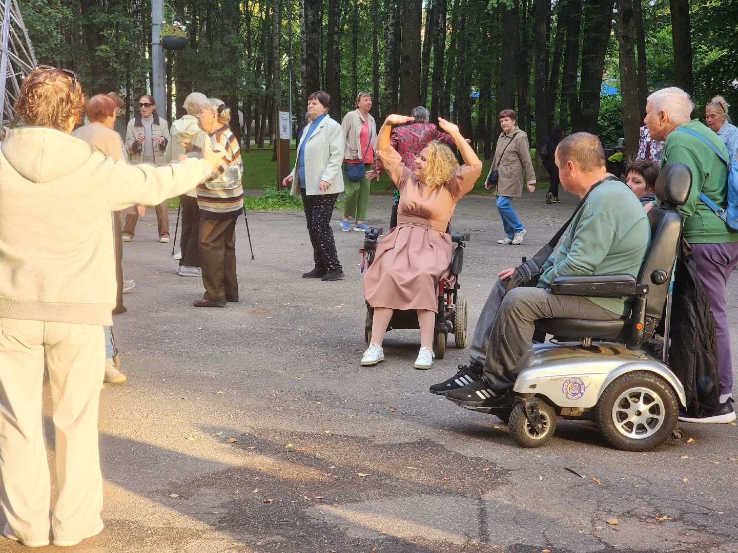 королёв, центральный городской парк в королеве , раскрасим мир в веселые тона, наш мир,