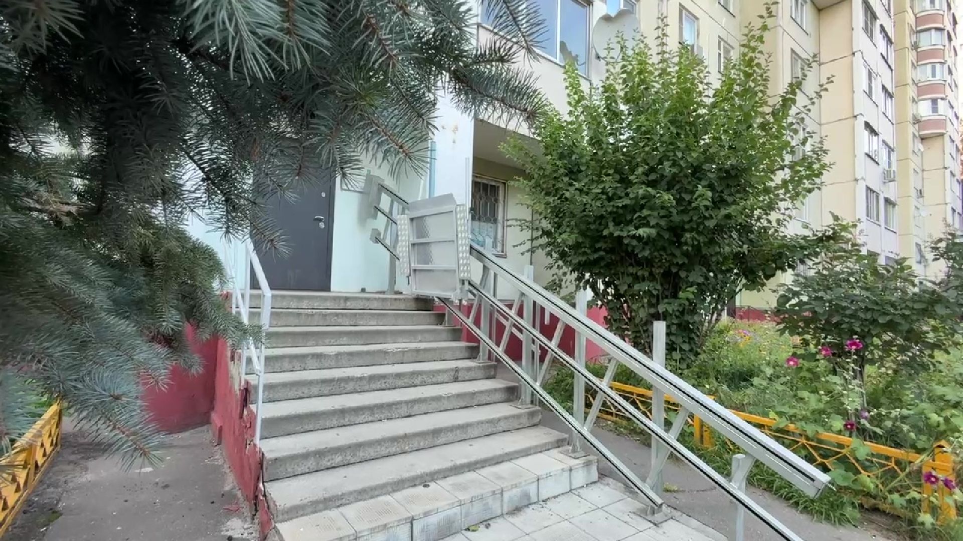 Реутов, клумба, красивый двор, благоустройство,