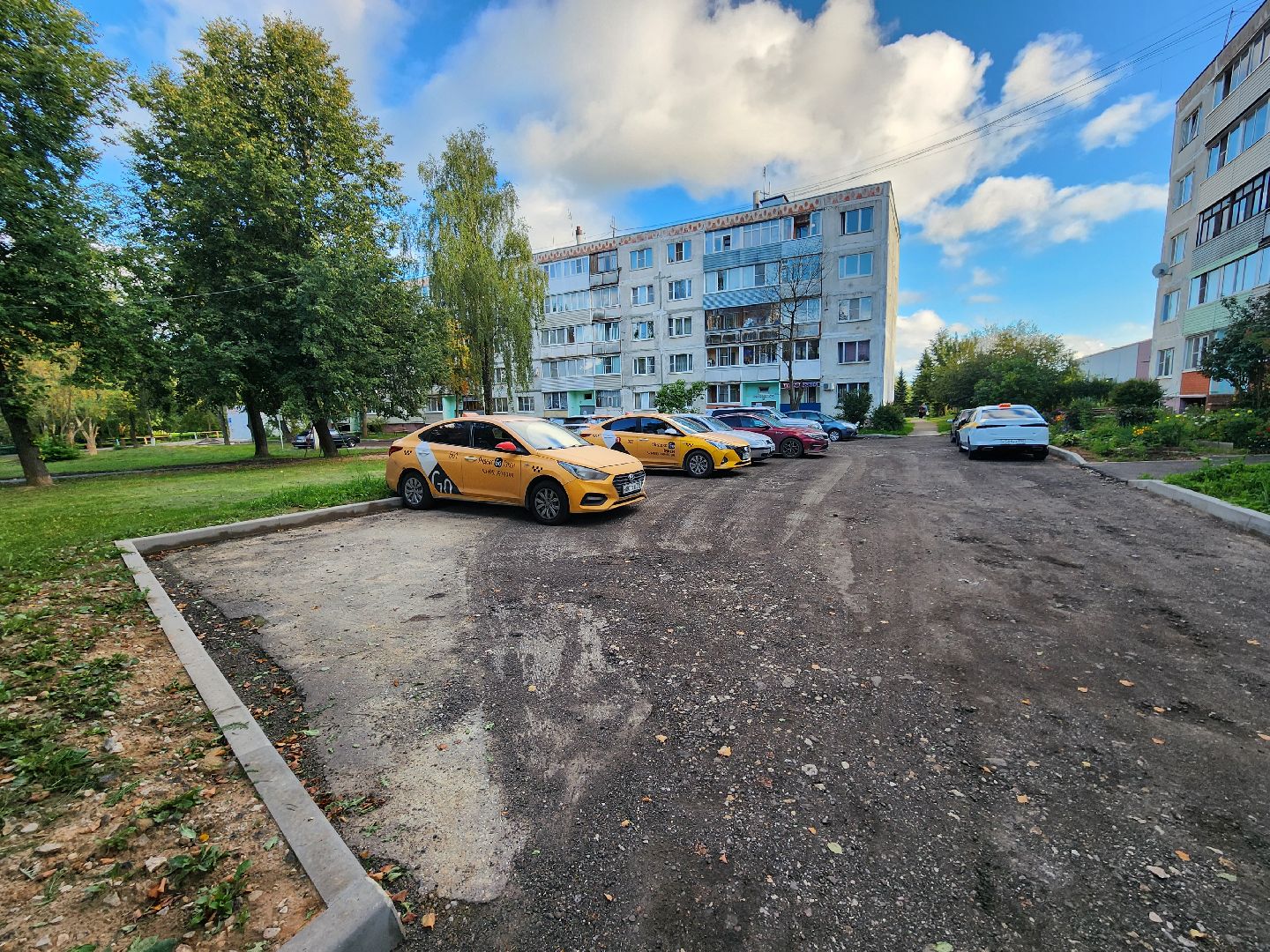 чехов, деревня манушкино , благоустройство двора , парковки , тротуары , пешеходные дорожки, детские площадки, зоны отдыха , уличное освещение, госпрограмма московской области, формирование комфортной городской среды,