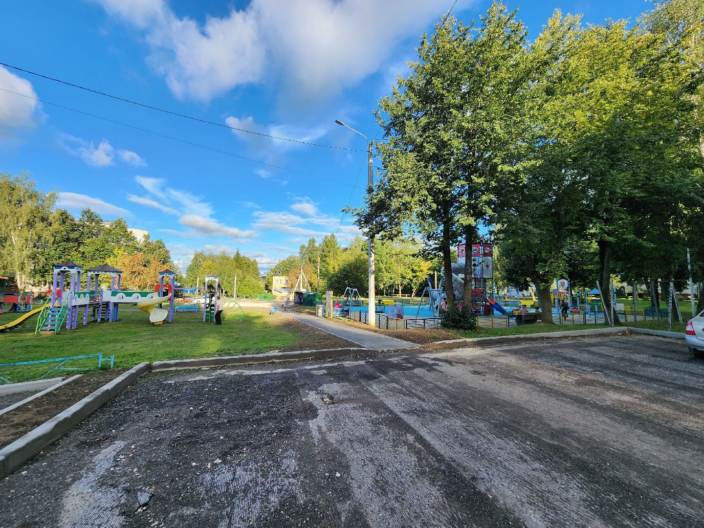 чехов, деревня манушкино , благоустройство двора , парковки , тротуары , пешеходные дорожки, детские площадки, зоны отдыха , уличное освещение, госпрограмма московской области, формирование комфортной городской среды,
