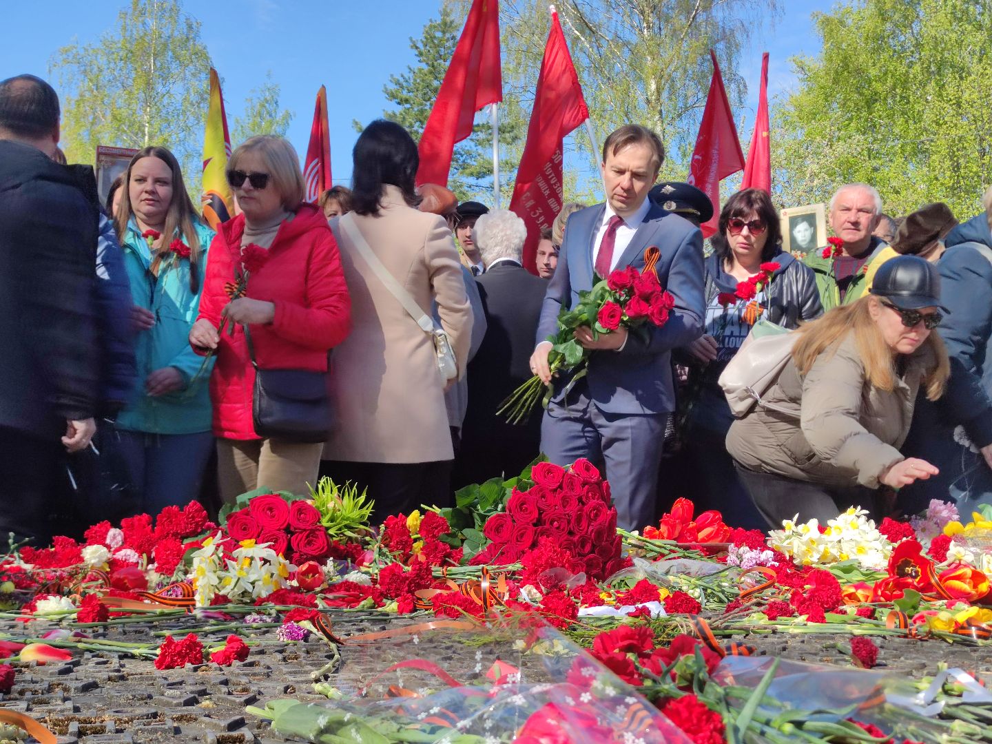 Митинг, возложение цветов, День Победы, Дубна