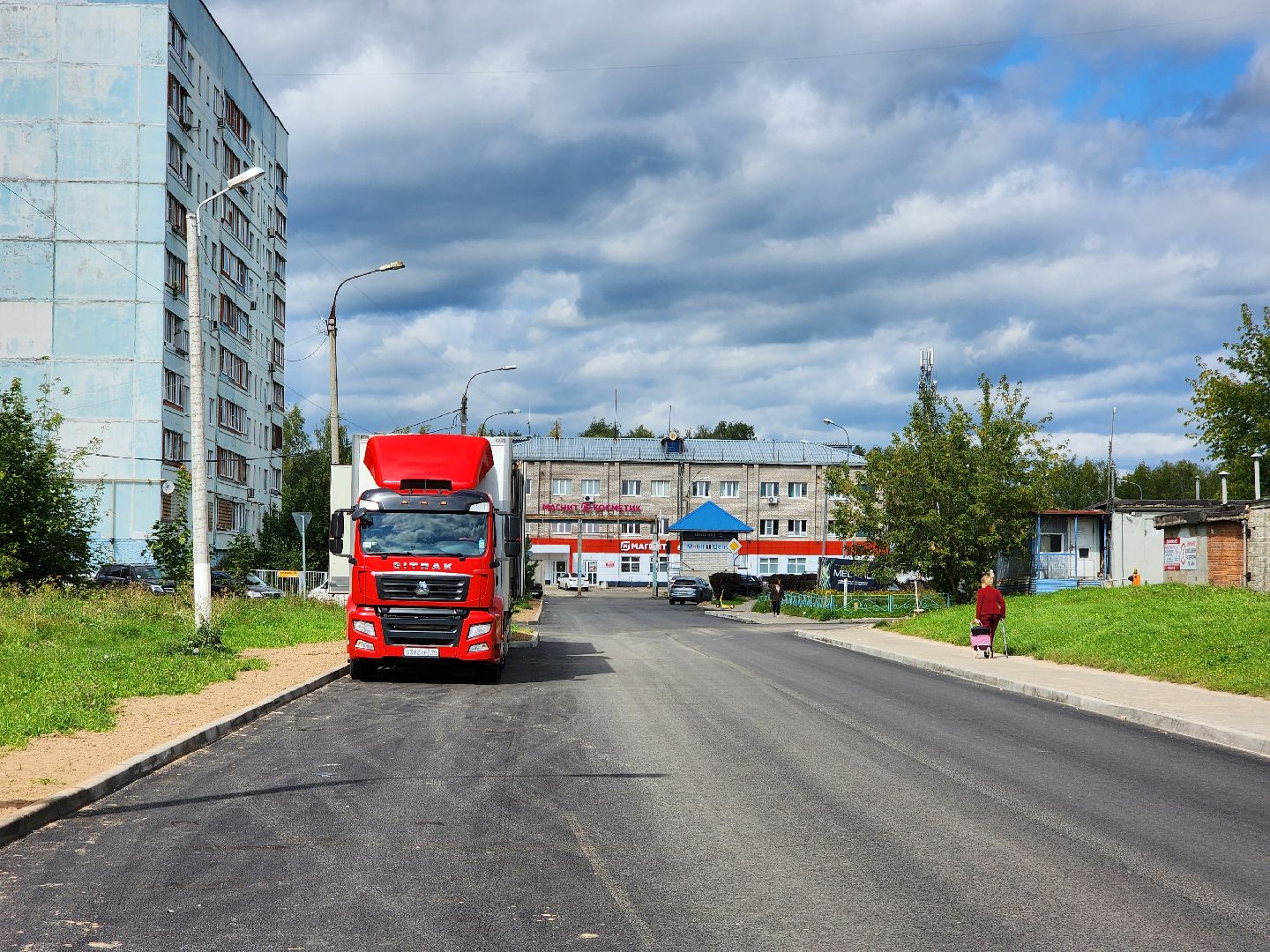 чехов, улица весенняя, дорожный ремонт, капремонт дороги, замена покрытия, расширение парковок, парковочные карманы, дорожные знаки, пешеходные переходы, госпрограмма московской области, развитие дорожного комплекса,