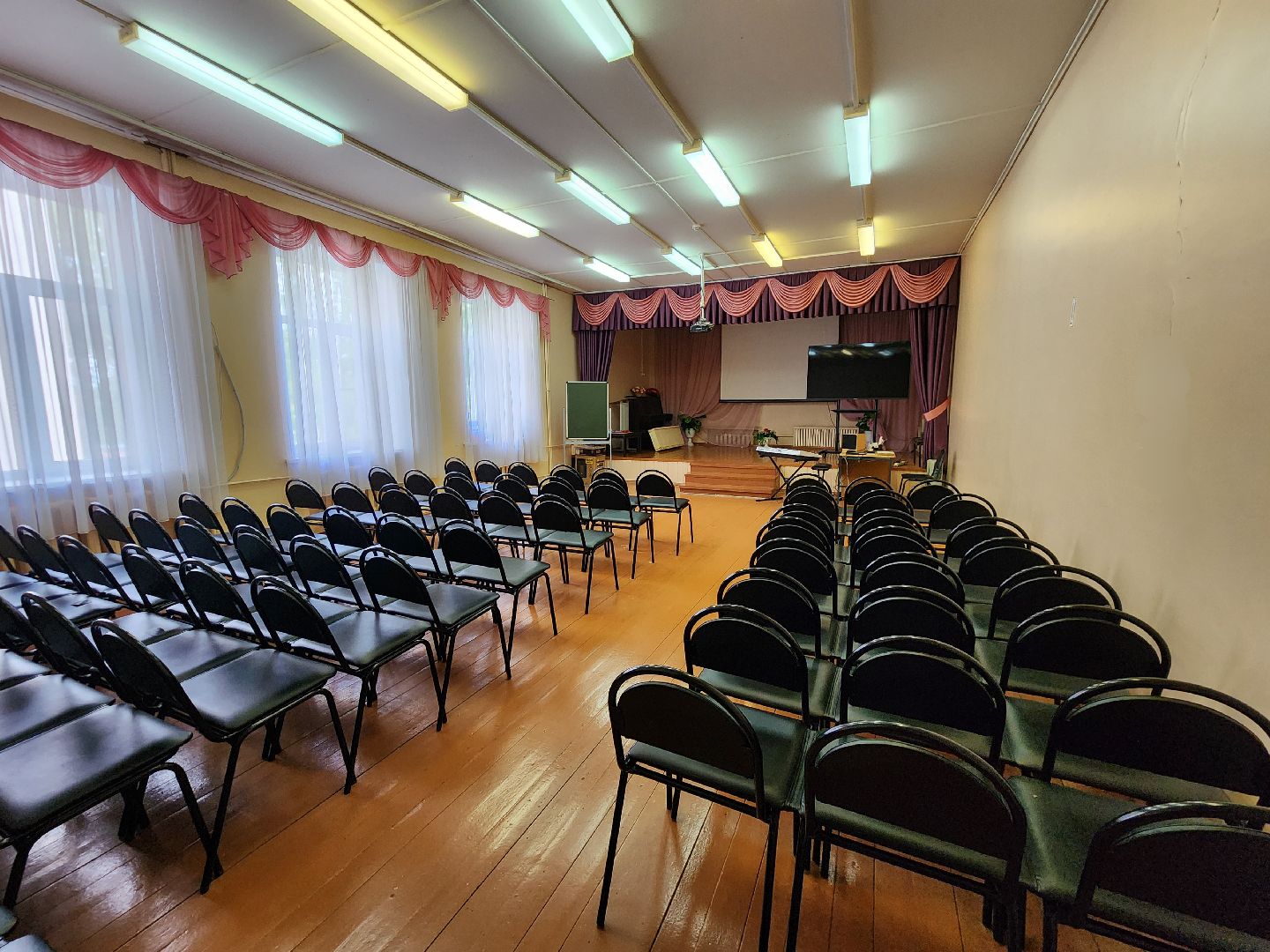 чехов, микрорайон венюково , улица гагарина , начальная школа, сош 9, подготовка к новому учебному году, текущий ремонт, замена радиаторов отопления, новые учителя, комиссия, проверка,учебники, благоустройство школьного двора,