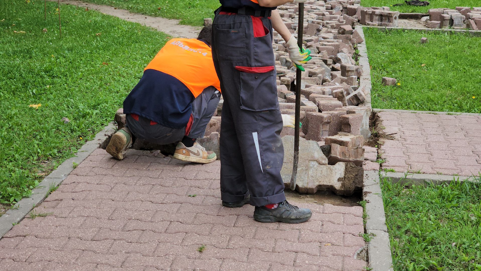 кашира, сквер, благоустройство, зона отдыха, комфортная городская среда, демонтаж,