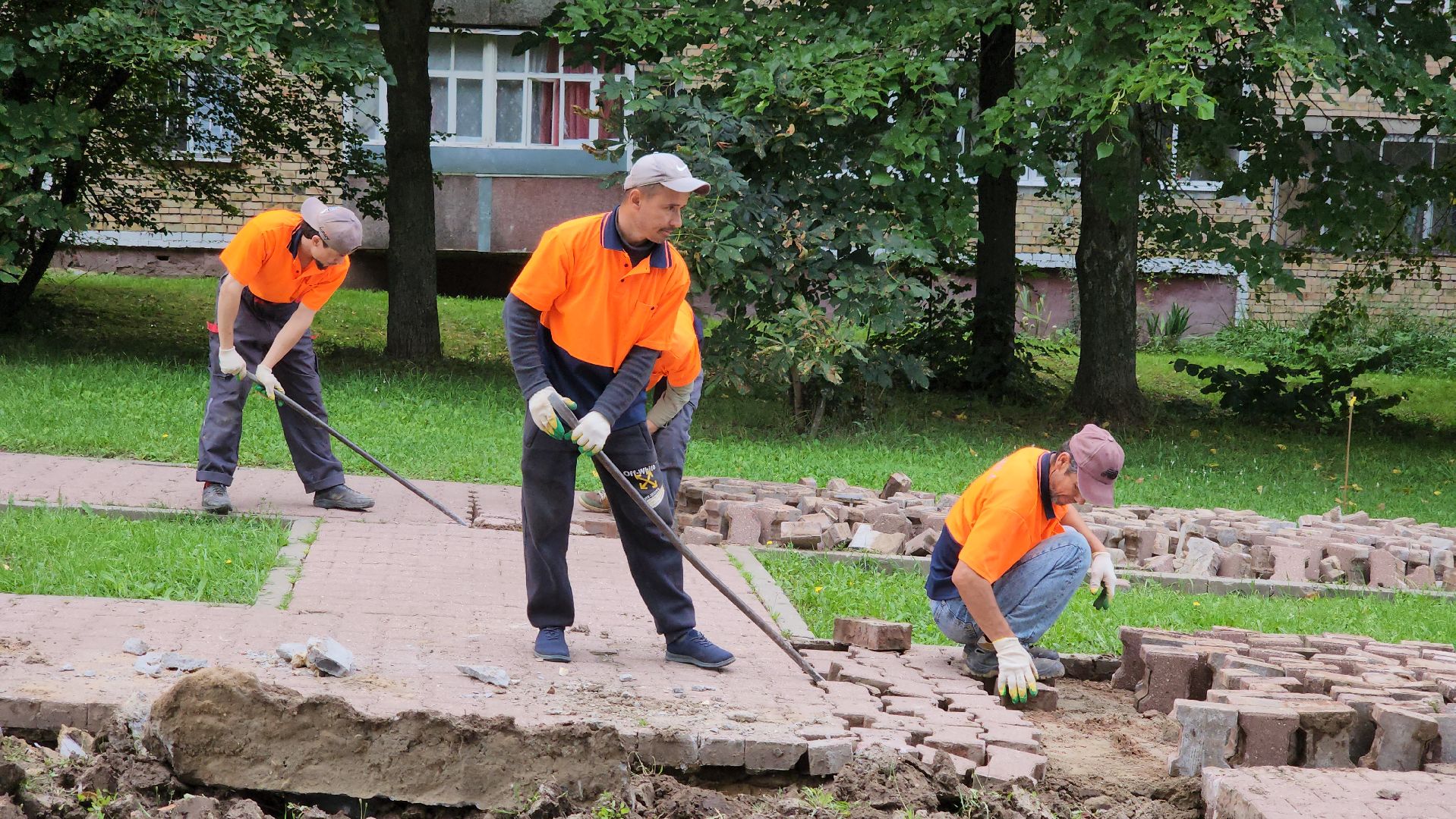 кашира, сквер, благоустройство, зона отдыха, комфортная городская среда, демонтаж,