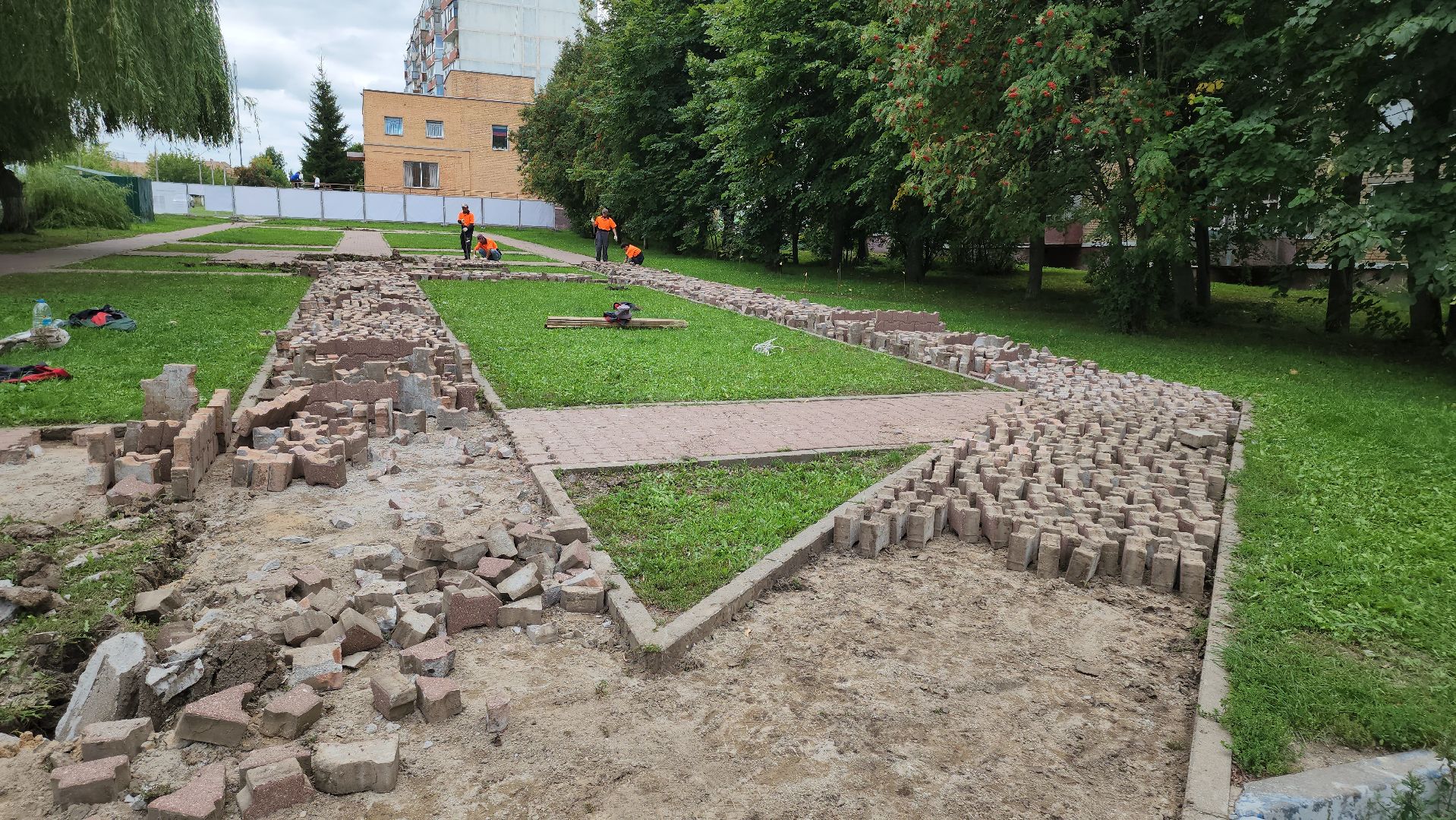 кашира, сквер, благоустройство, зона отдыха, комфортная городская среда, демонтаж,