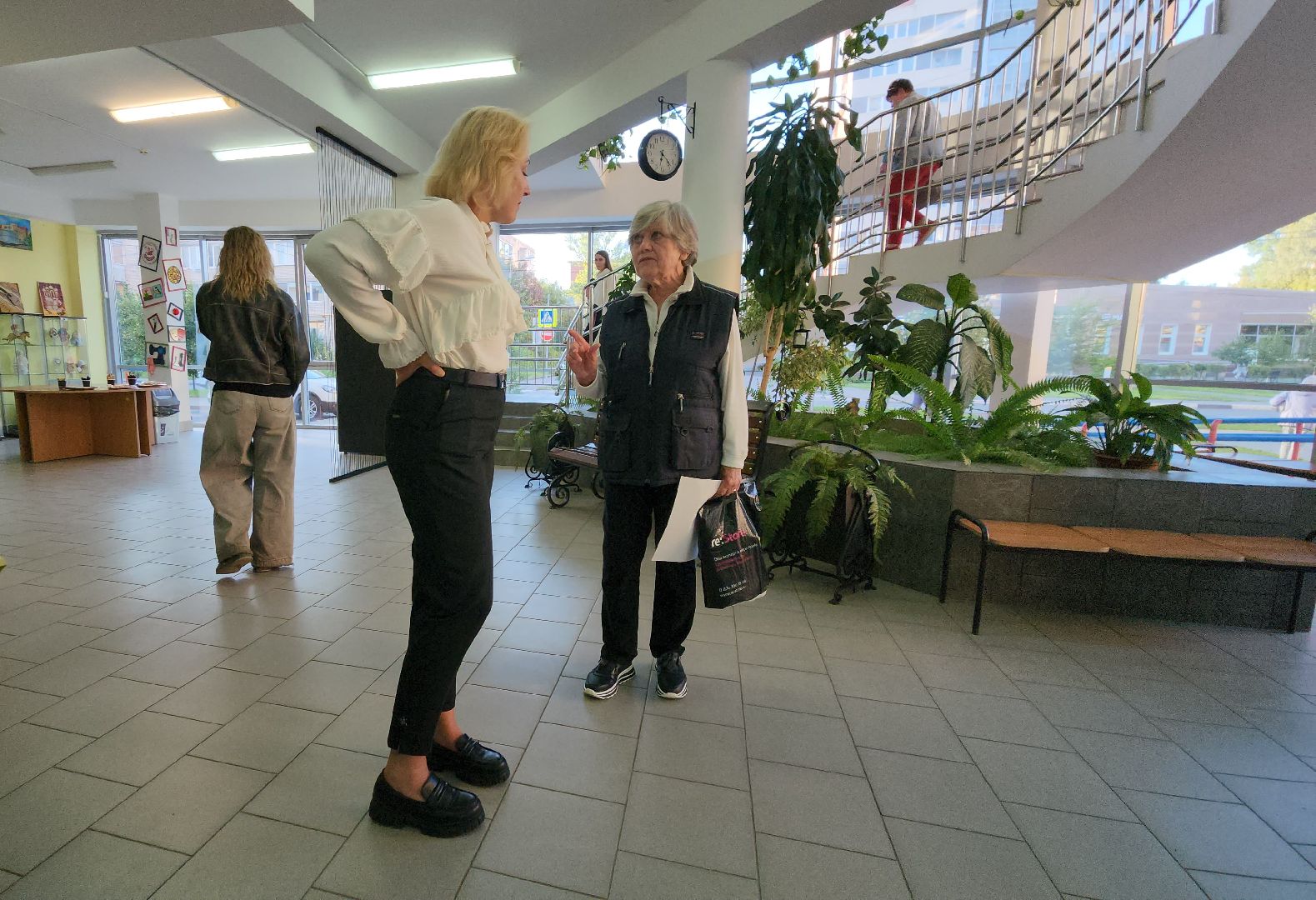 выездная администрация, Лобня, содержание дома,