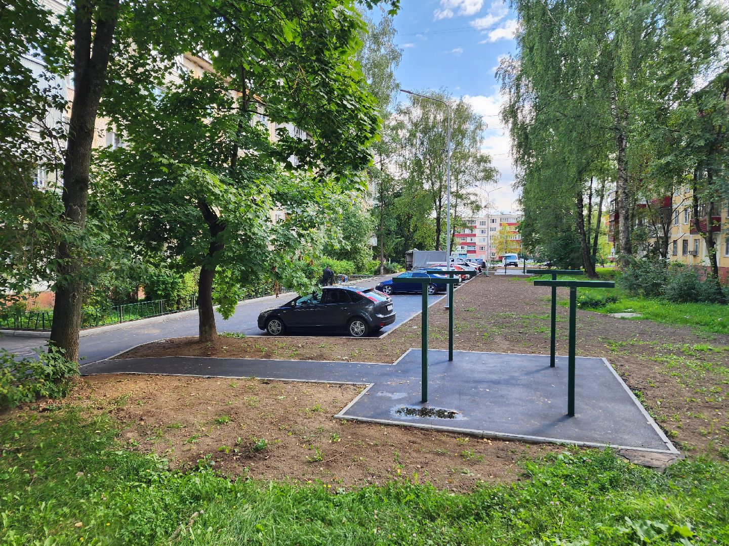 чехов, улица мира, благоустройство двора, установка ограждений, покраска ограды, наружное освещение, уличное освещение, видеокамеры, система безопасный регион, детские площадки, спортивные комплексы, парковки, пешеходные дорожки, госпрограмма московской области, зоны отдыха, формирование комфортной городской среды,