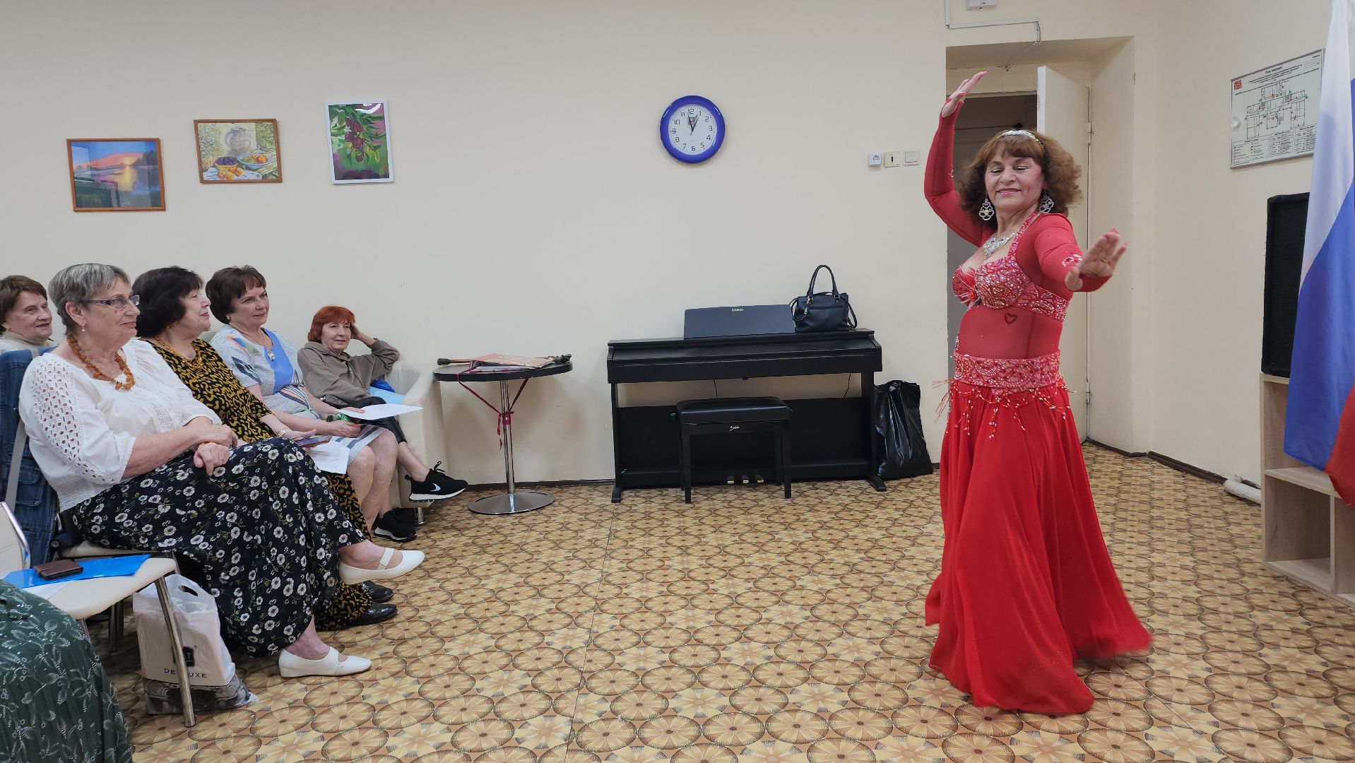 вертикалки, активное долголети, пушкино, день россии 2025, концерт, песни о родине, песни и танцы,любовь к родине,зрители,государственный праздник,