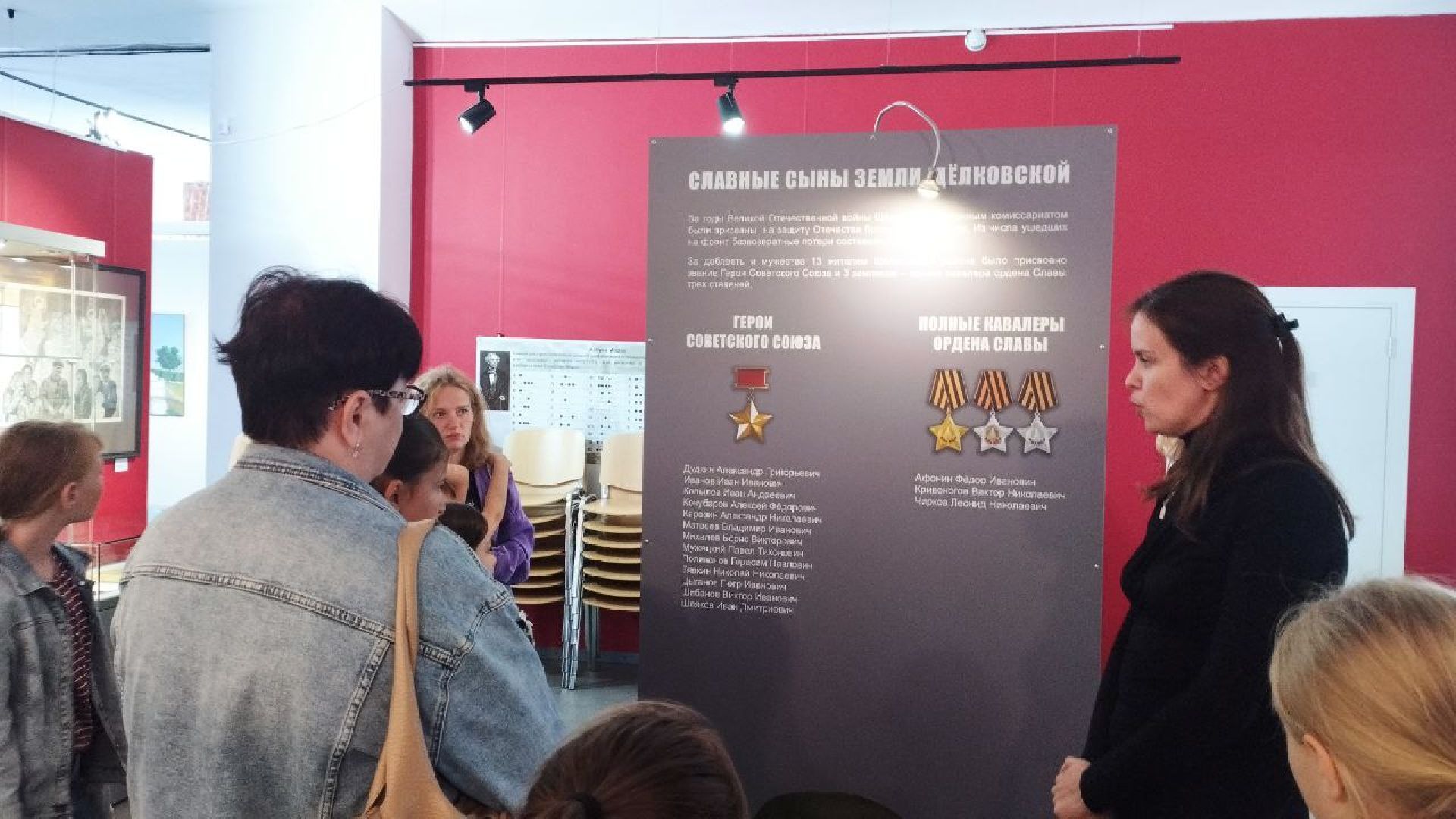 вертикалки, ивантеевка, щёлково, историко-художественный музей, художественная выставка, дети с овз, центр социального обслуживания, экскурсия, социализация детей,