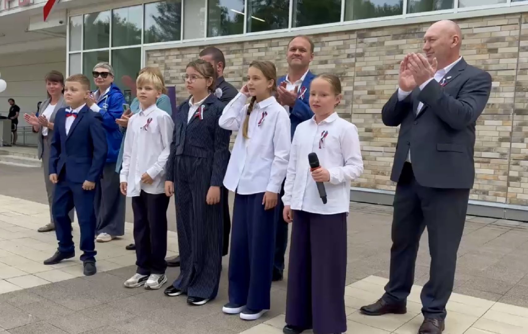 зато молодежный, день флага россии, триколор акция,