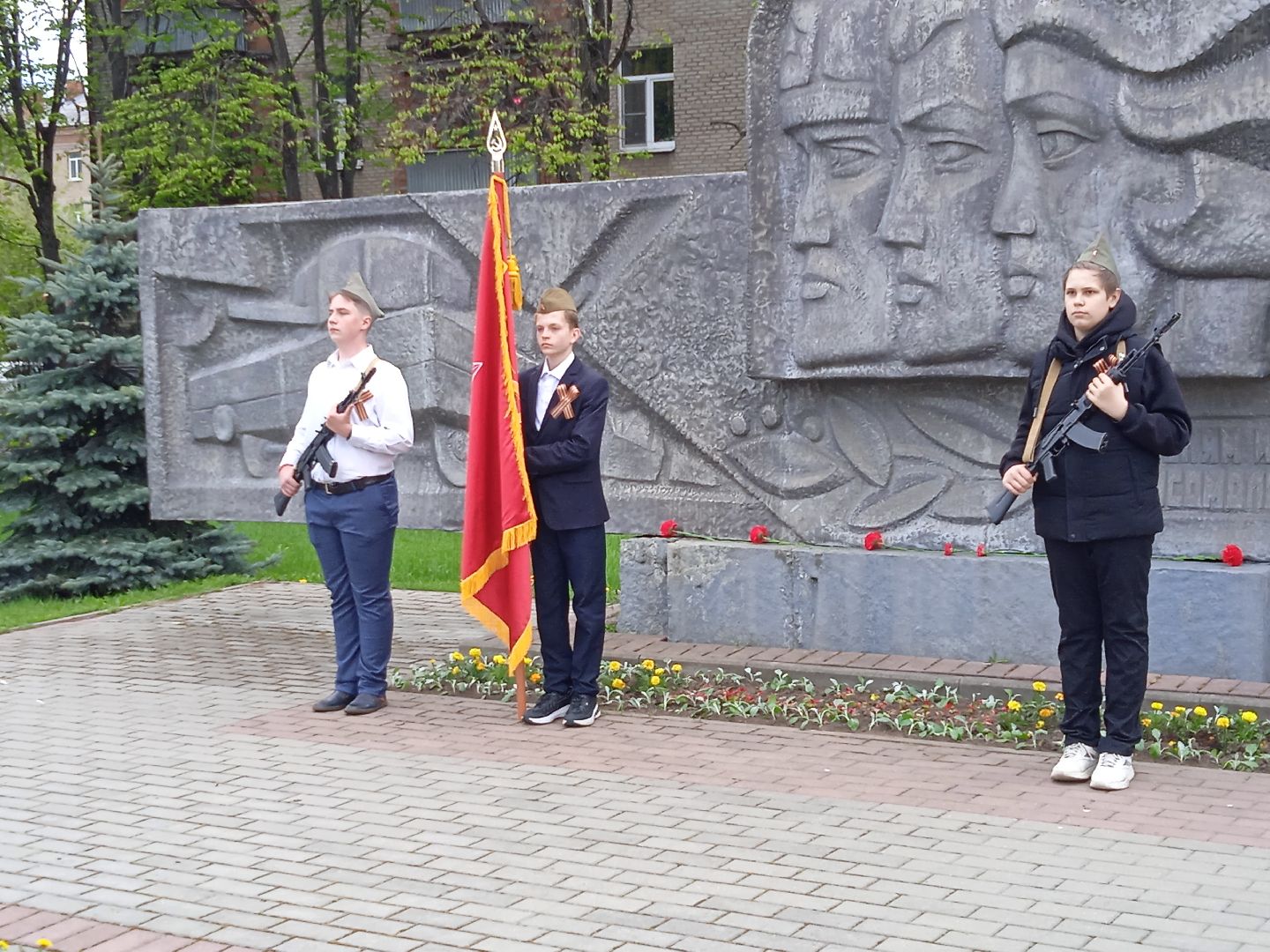 монумент, бронепоезд, Москвич, вахта, памяти, ЦАГИ