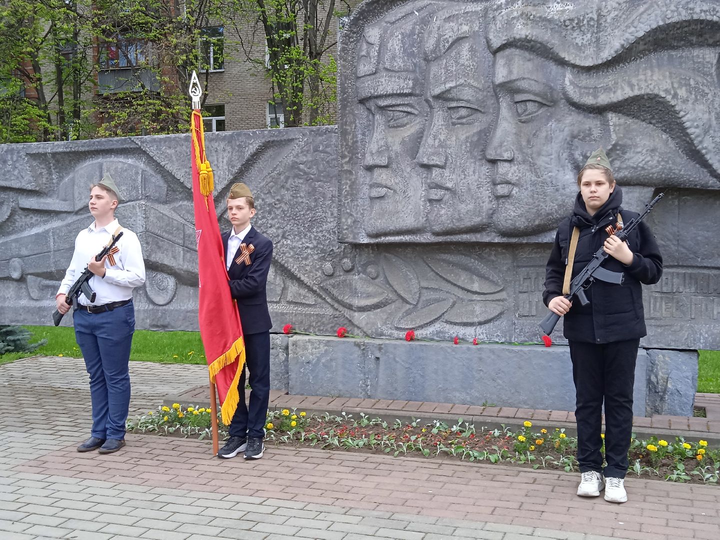 монумент, бронепоезд, Москвич, вахта, памяти, ЦАГИ