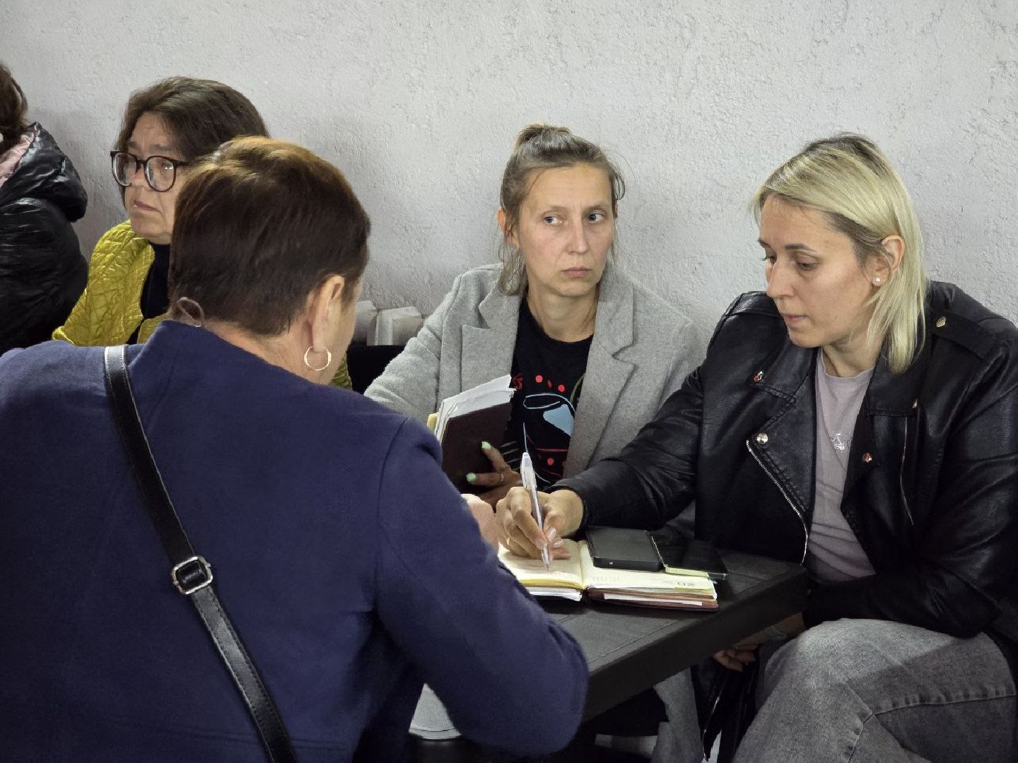 можайск, можайский муниципальный округ, подмосковье, выездная администрация, власть, ремонт дорог, просьба жителей,