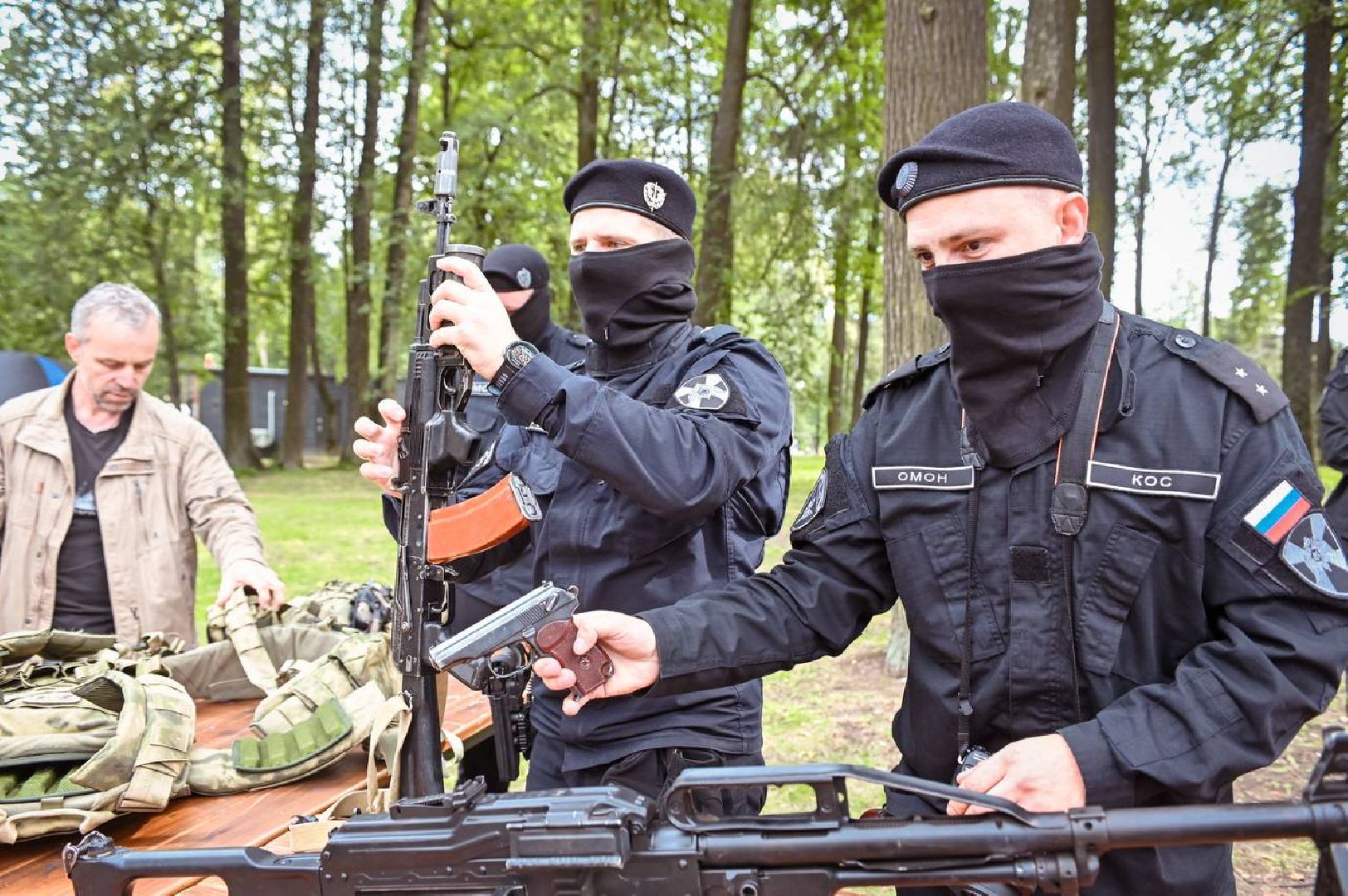 сергиев посад, сергиево-посадский городской округ, скитские пруды, парк скитские пруды, день  российского флага,