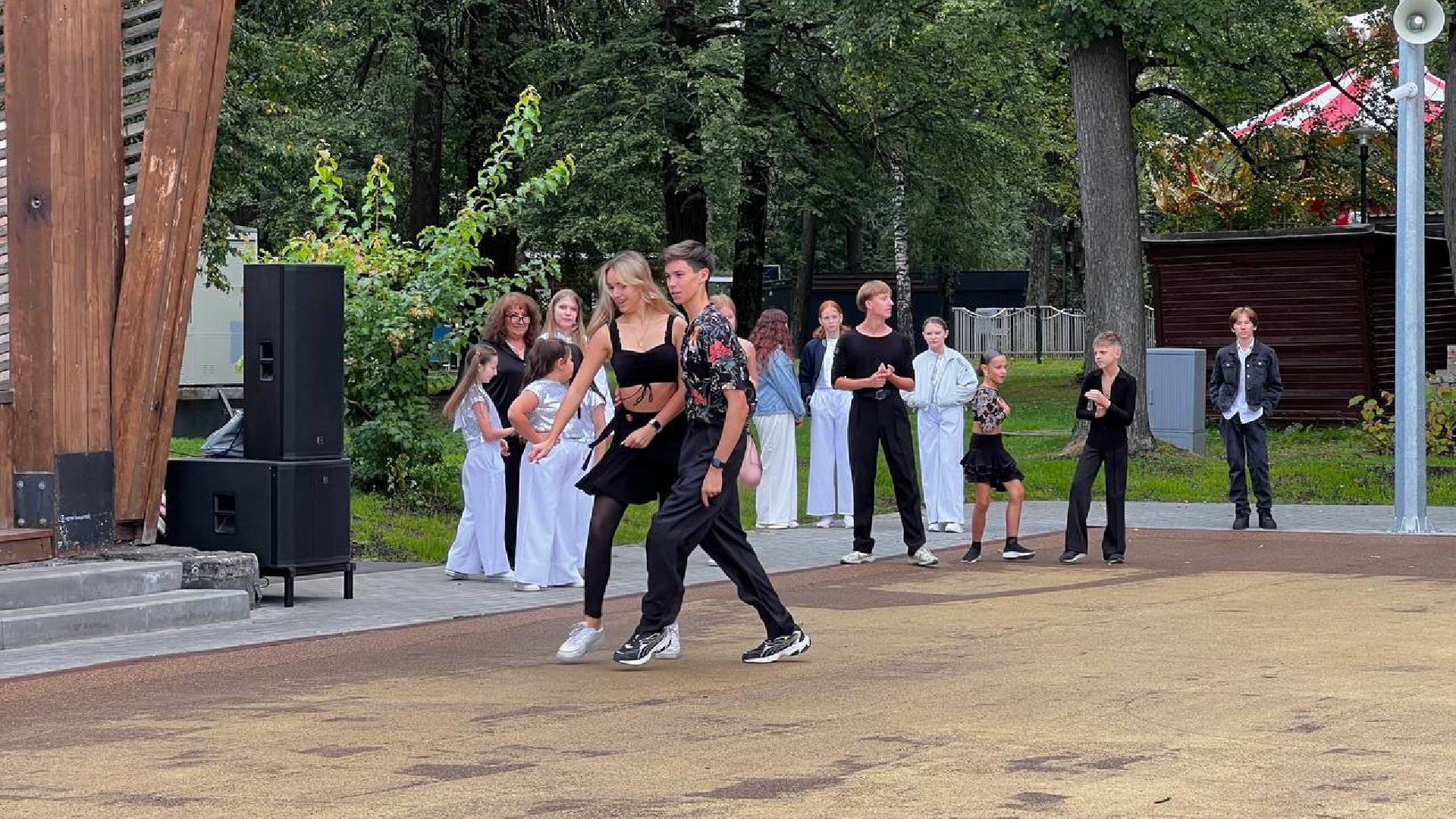 сергиев посад, сергиево-посадский городской округ, скитские пруды, парк скитские пруды, день  российского флага,