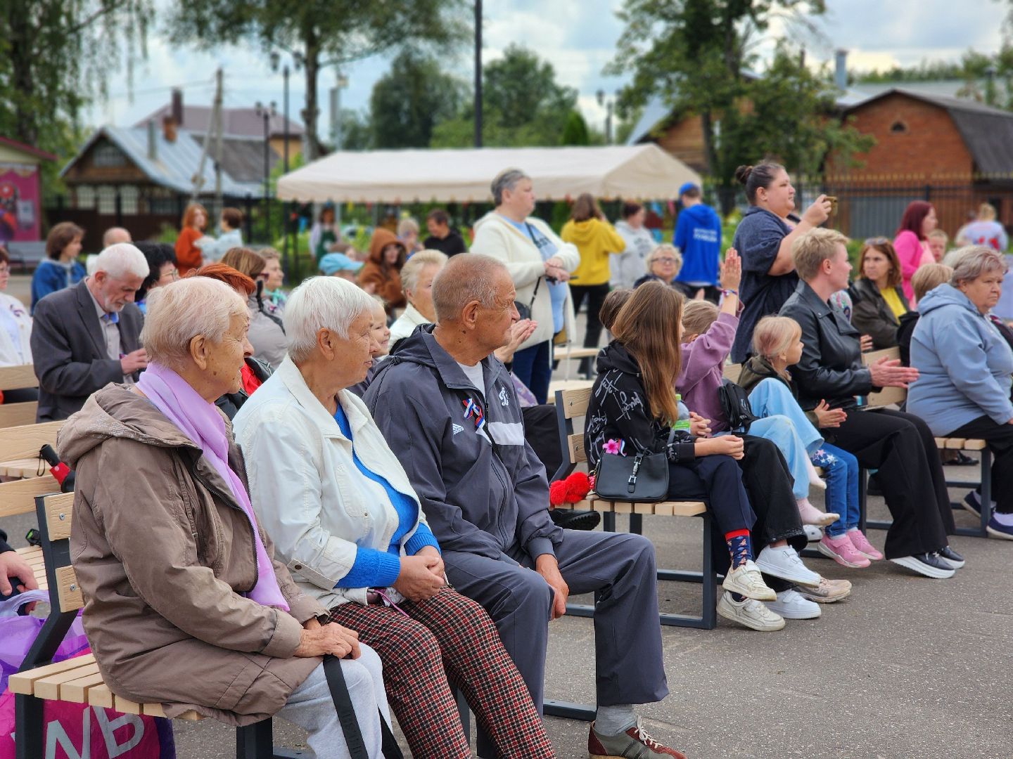 хотьково, сергиево-посадский городской округ, парк покровский, день флага россии, флешмоб в парке,