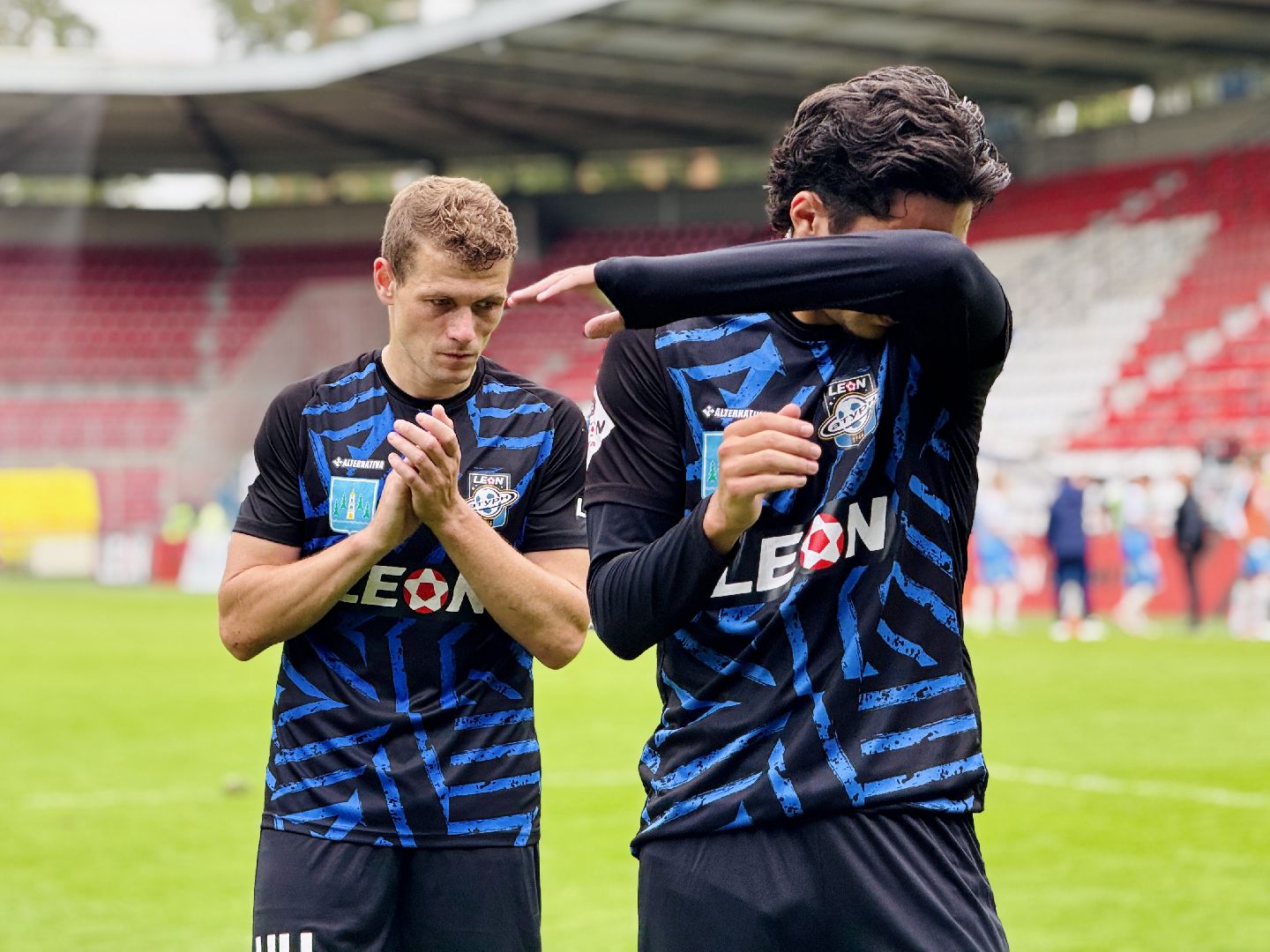 сатурн, леон сатурн, футбол, вторая лига , футбольный матч, футбольные фанаты,