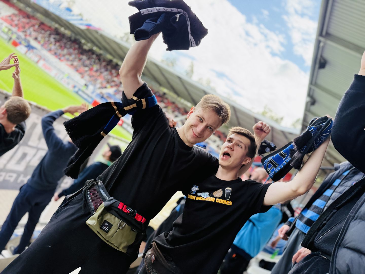 сатурн, леон сатурн, футбол, вторая лига , футбольный матч, футбольные фанаты,