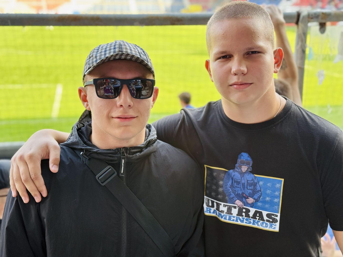 сатурн, леон сатурн, футбол, вторая лига , футбольный матч, футбольные фанаты,