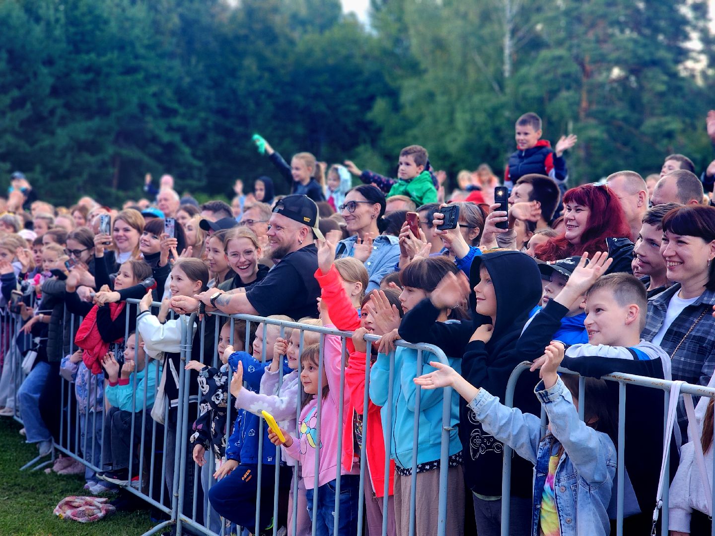 дубна, маги в парках, фокусы,