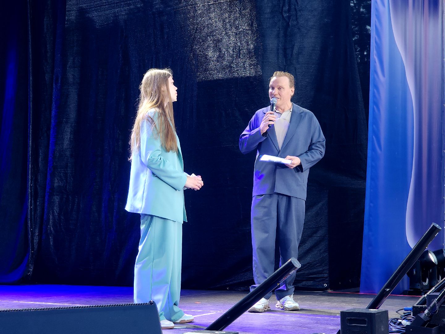 дубна, маги в парках, фокусы,