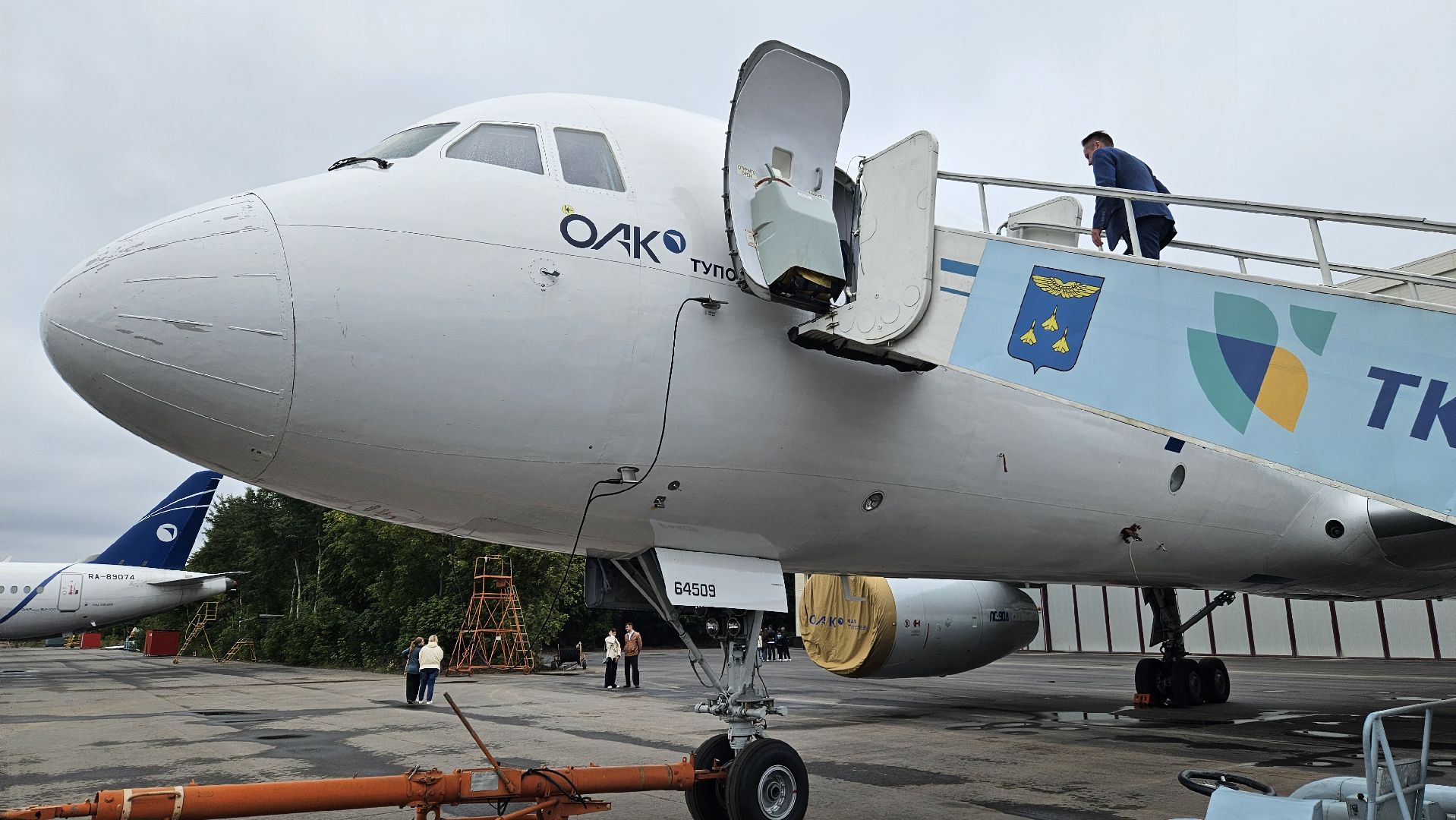 ту-214, жуковский, туполев,