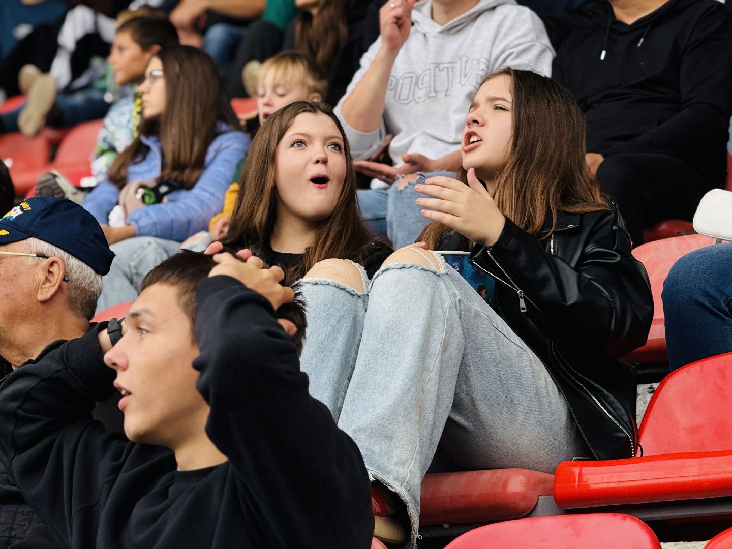 раменское, сатурн, леон сатурн, раменский сатурн, футбол, футбольные фанаты,