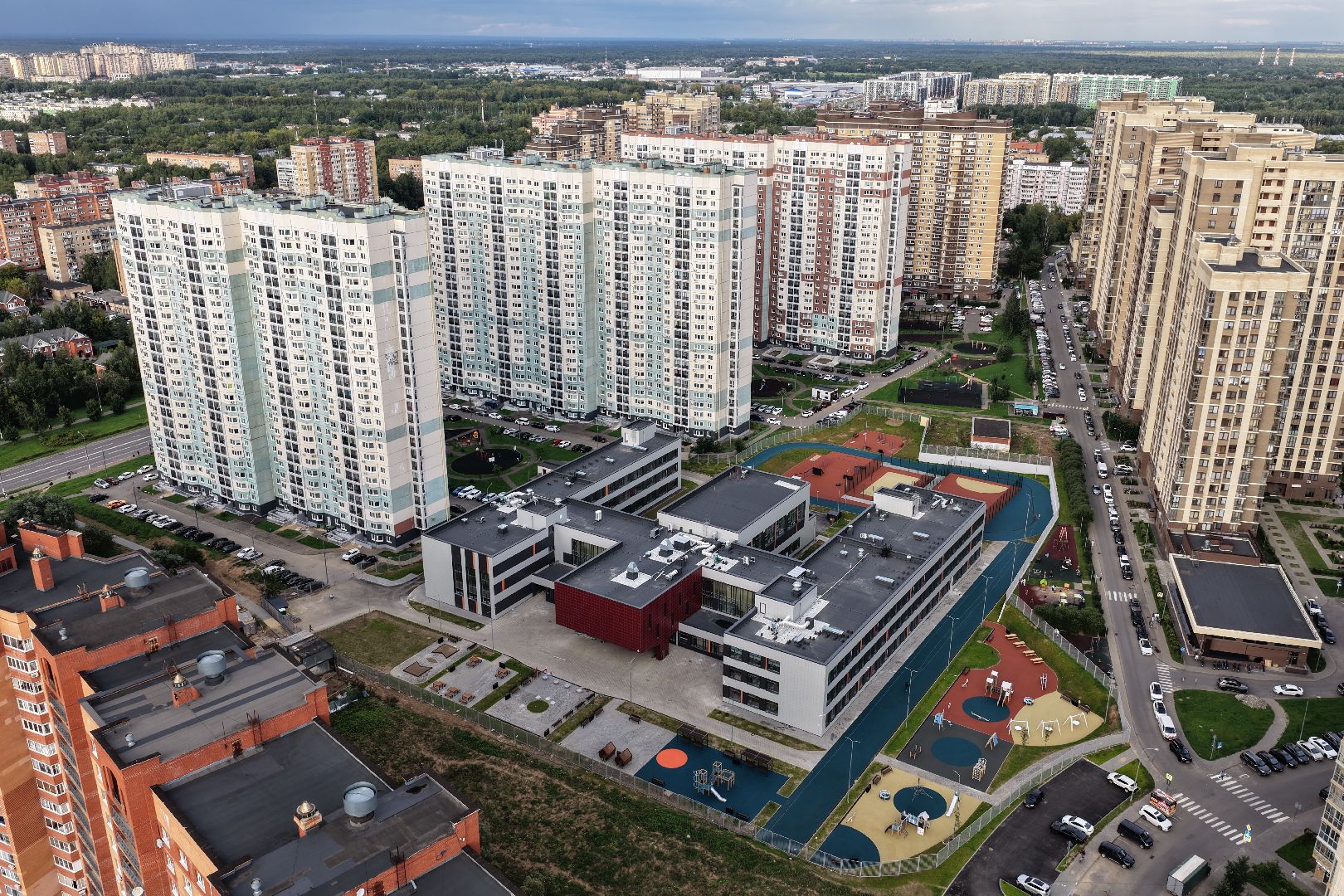 видео с коптера, школа в долгопрудном,