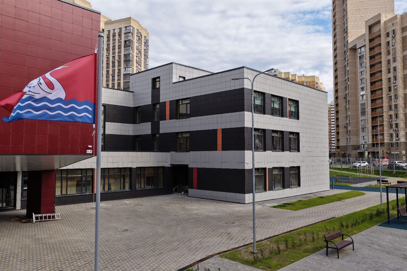 видео с коптера, школа в долгопрудном,