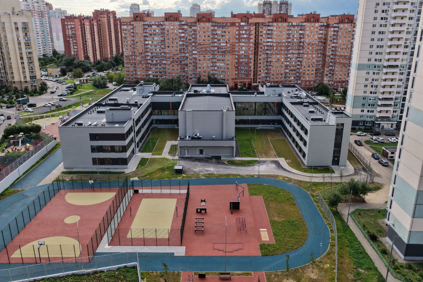 видео с коптера, школа в долгопрудном,