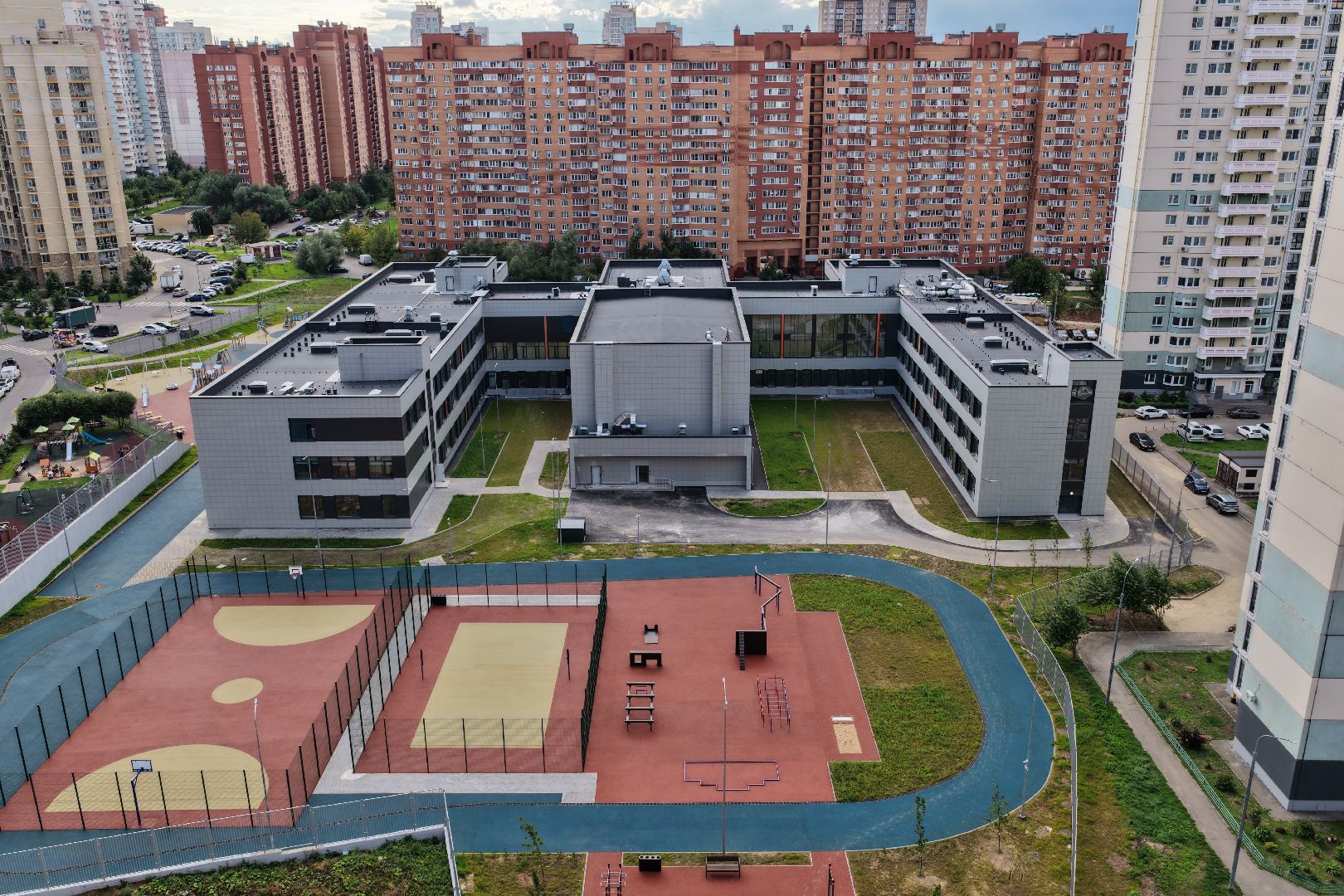 видео с коптера, школа в долгопрудном,