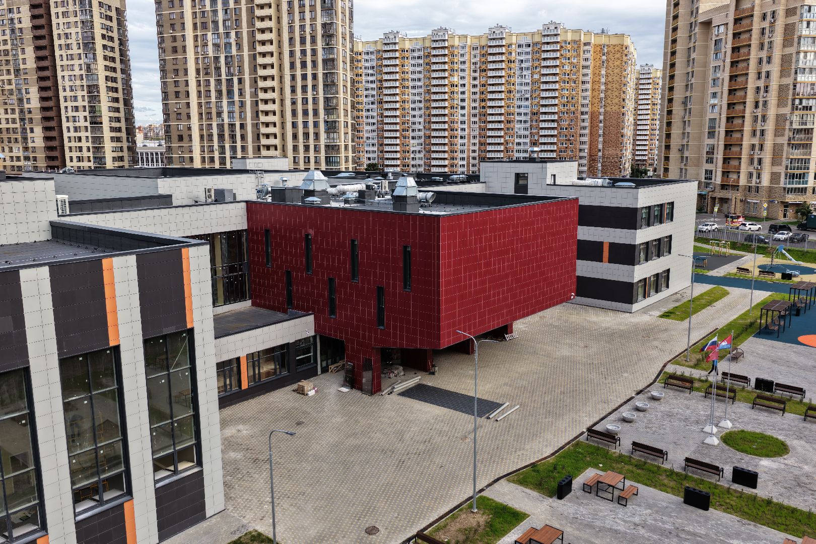 видео с коптера, школа в долгопрудном,