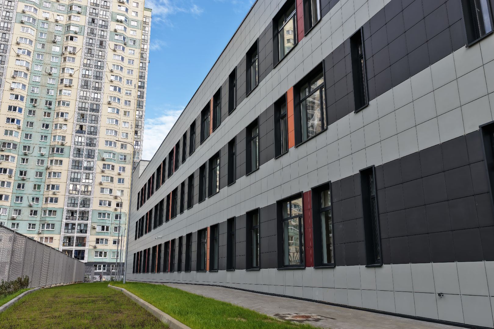 видео с коптера, школа в долгопрудном,