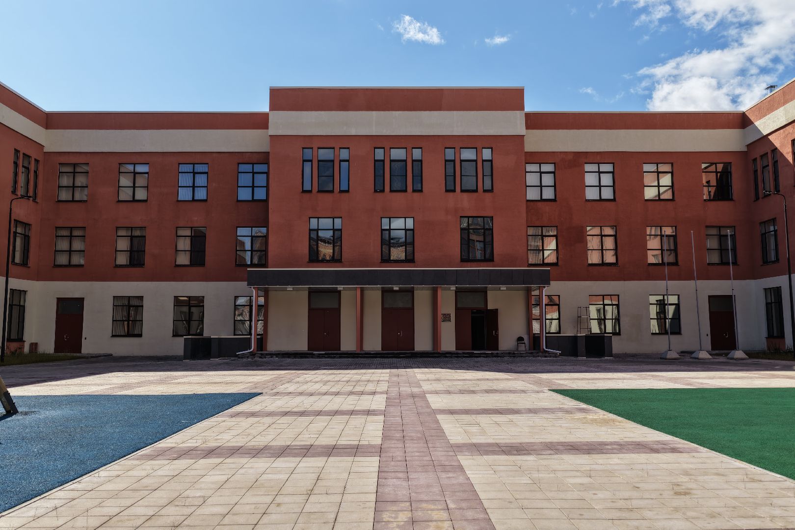 видео с коптера, школа в ЖК Митино О2, новая школа в красногорске,