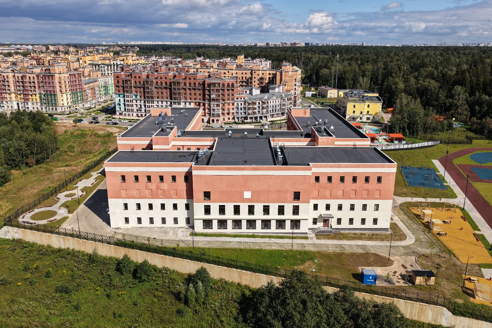 видео с коптера, школа в ЖК Митино О2, новая школа в красногорске,