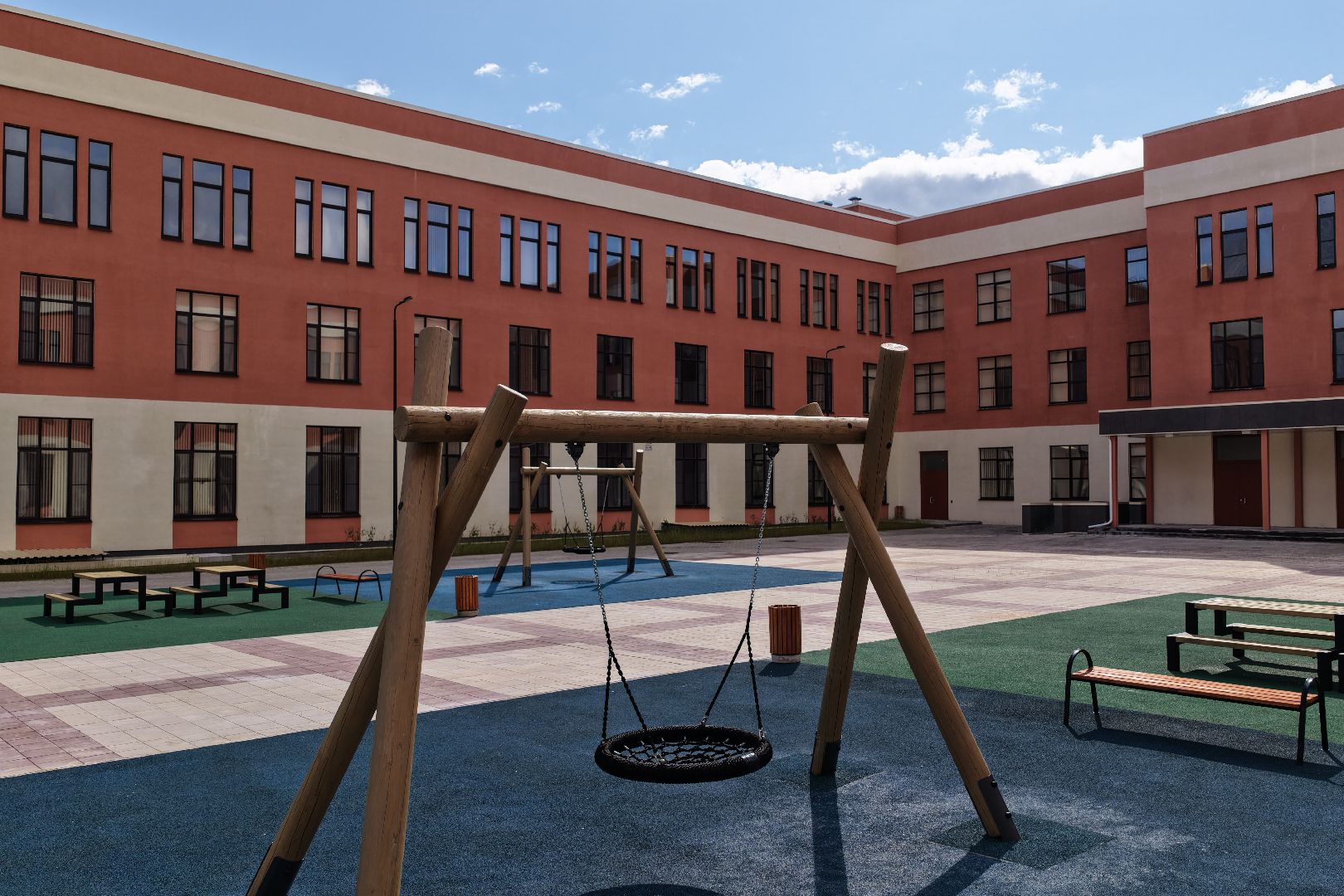 видео с коптера, школа в ЖК Митино О2, новая школа в красногорске,