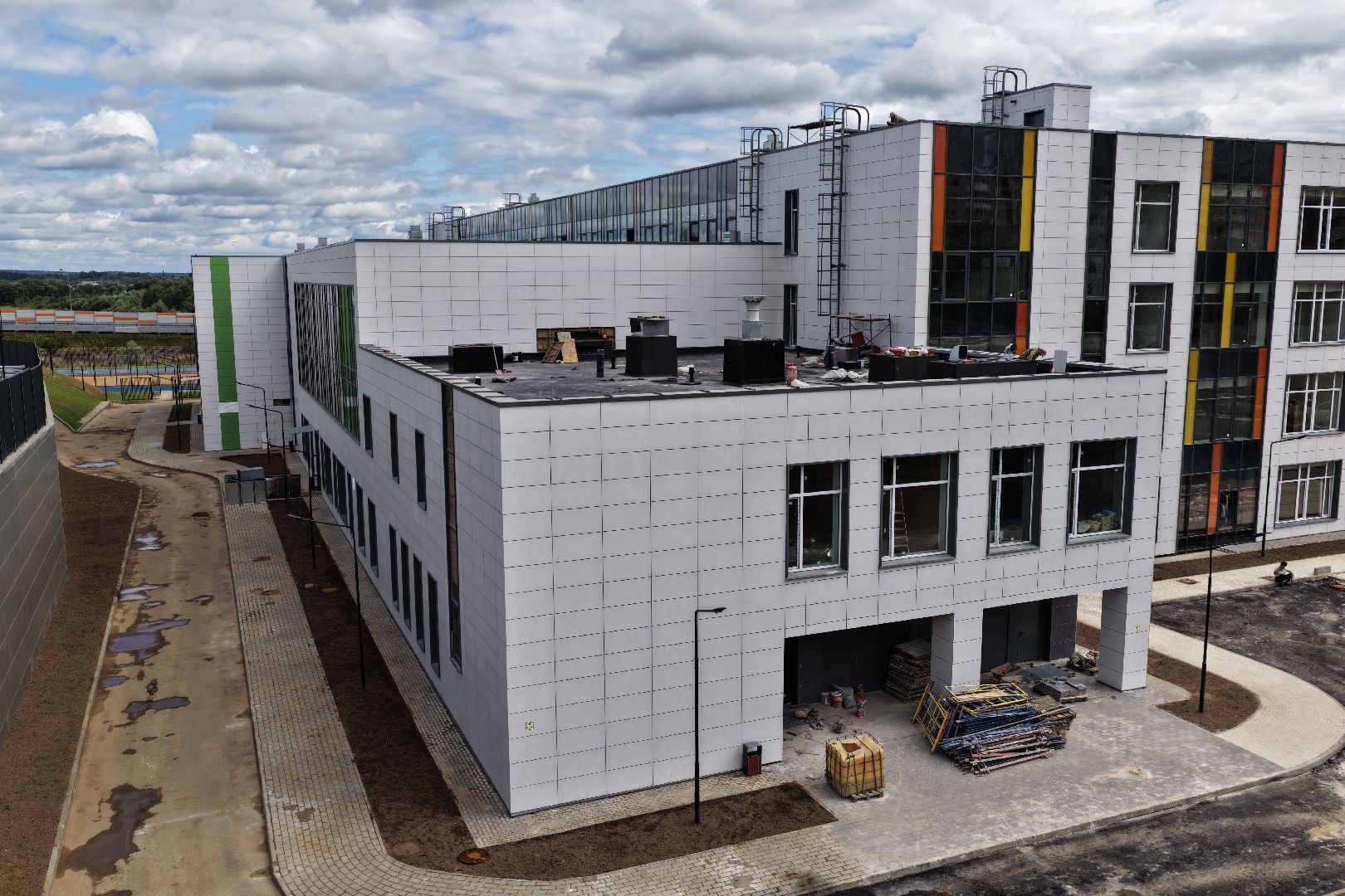 видео с коптера, новая школа в звенигороде,