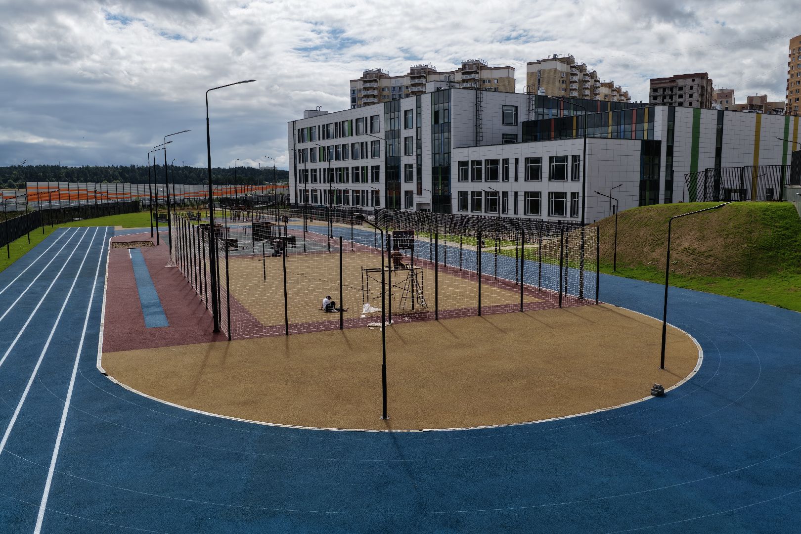 видео с коптера, новая школа в звенигороде,