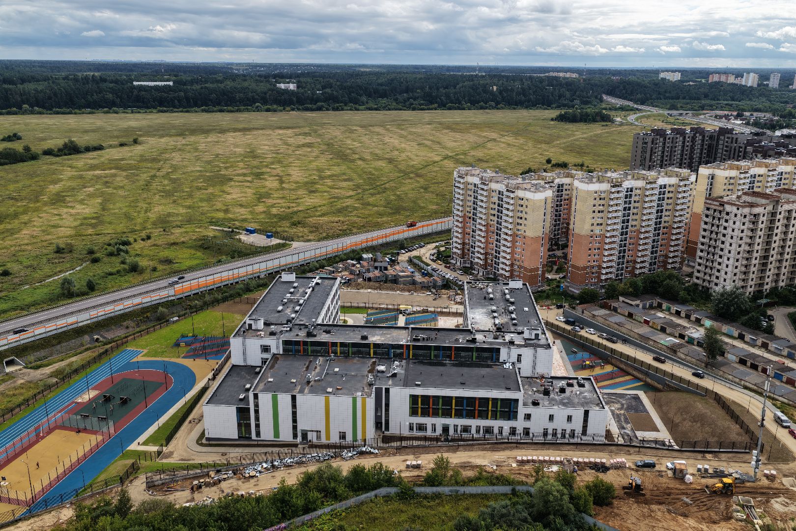 видео с коптера, новая школа в звенигороде,