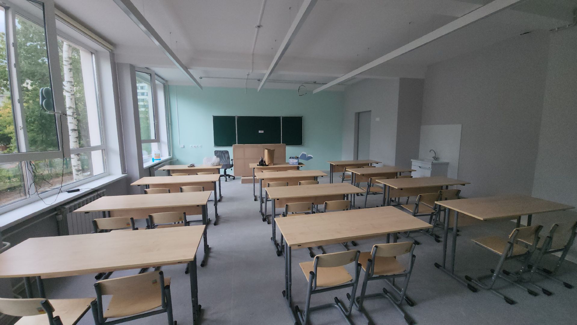 долгопрудный, школы, капремонт, робот-мойщик, благоустройство пришкольной территории,  фасад, цоколь, парты,