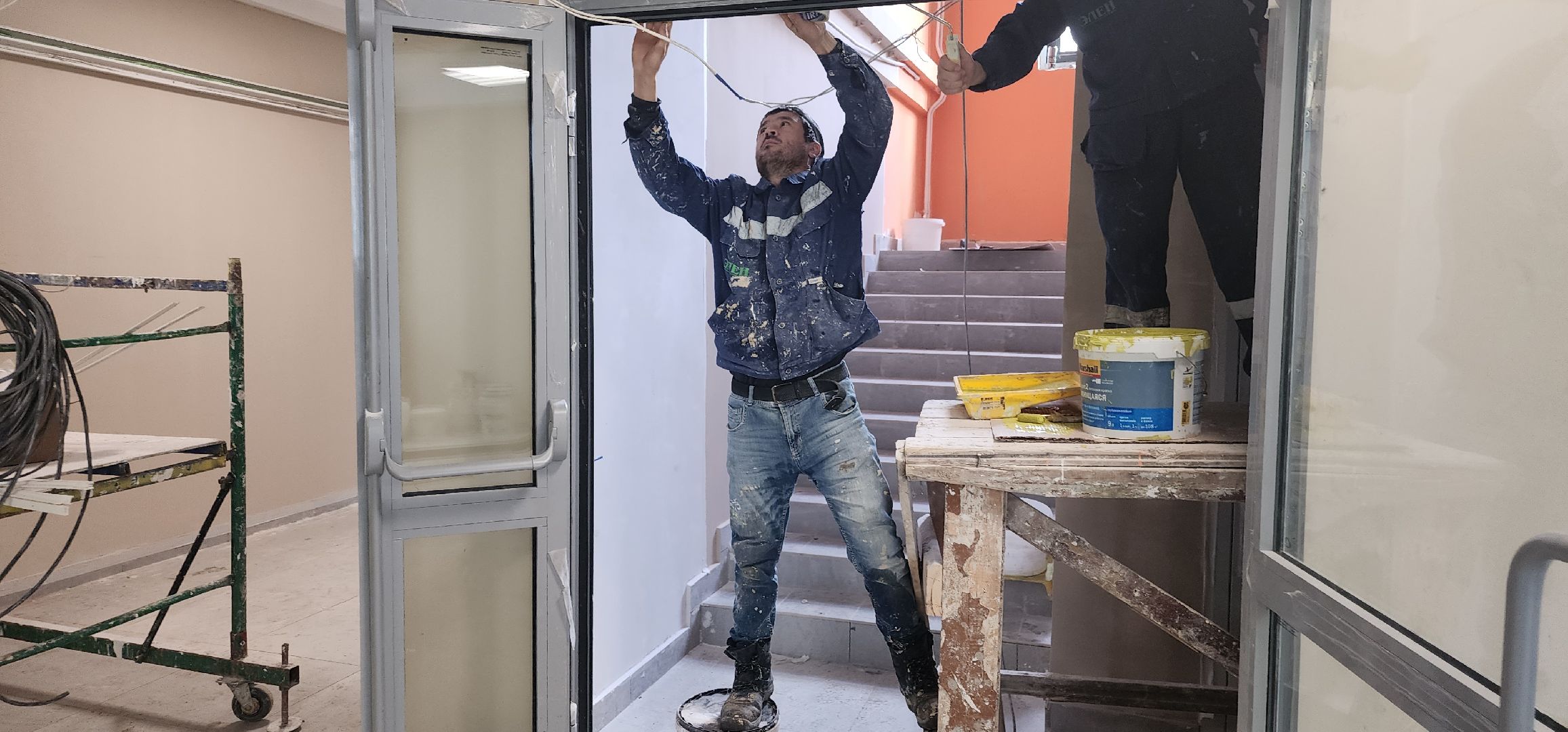 долгопрудный, школы, капремонт, робот-мойщик, благоустройство пришкольной территории,  фасад, цоколь, парты,