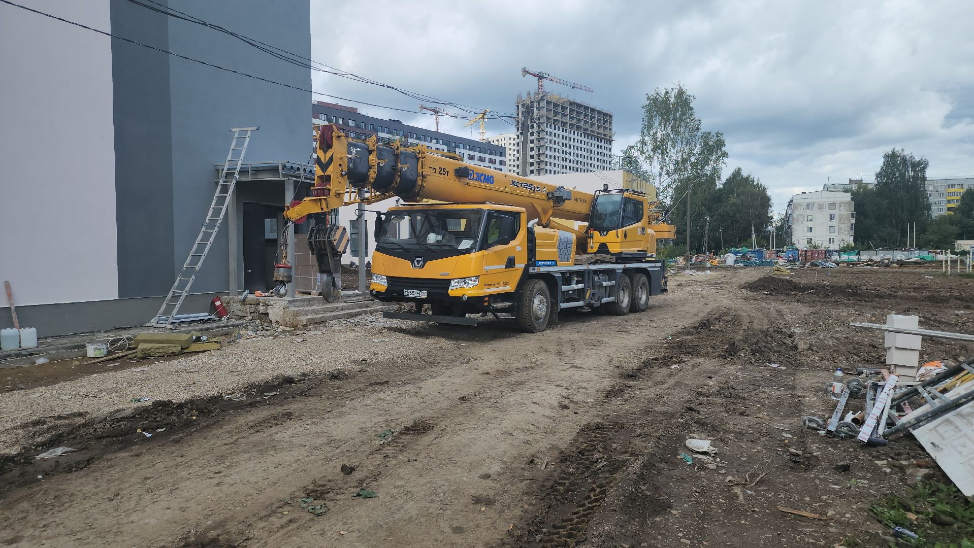 долгопрудный, школы, капремонт, робот-мойщик, благоустройство пришкольной территории,  фасад, цоколь, парты,